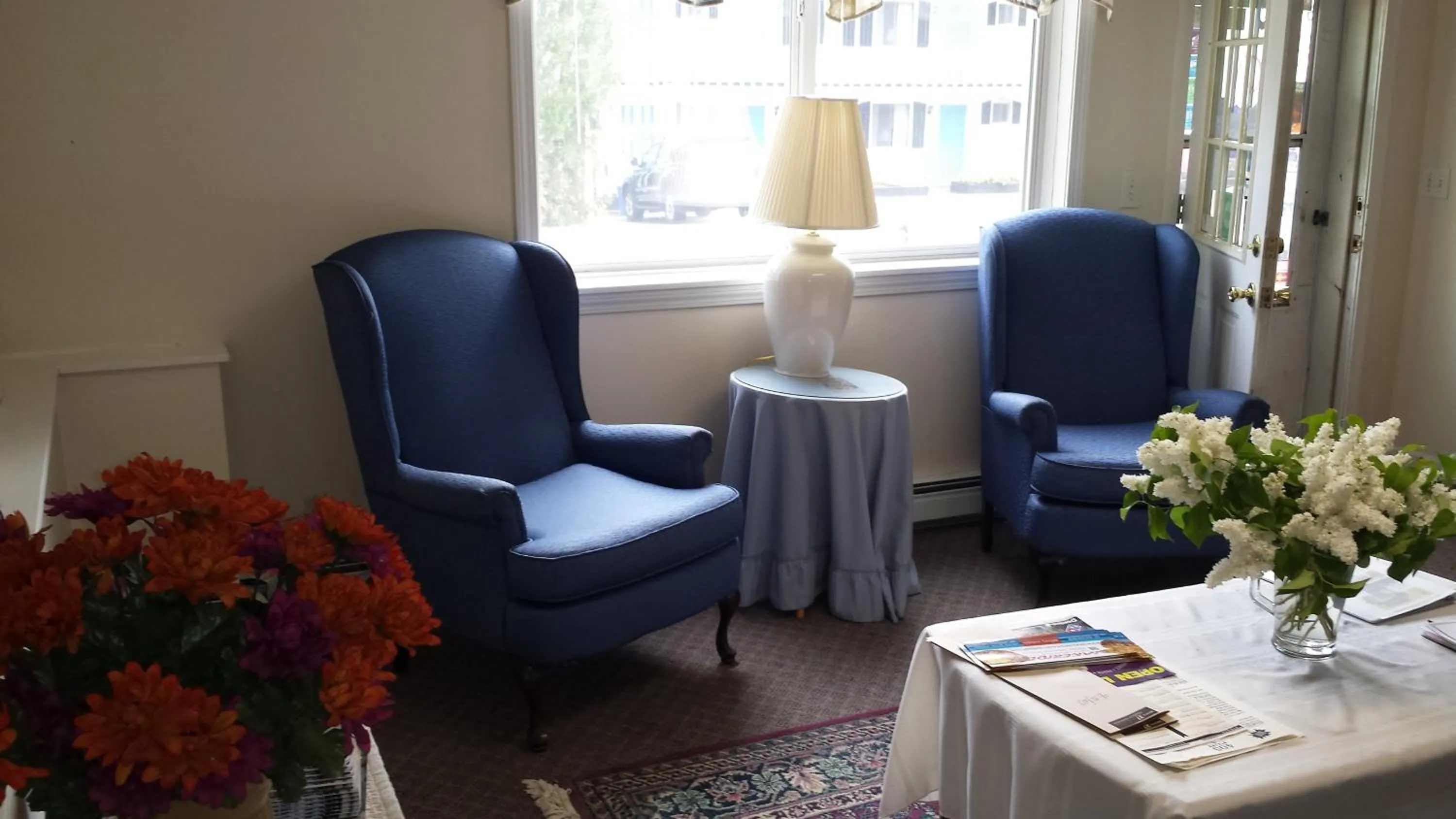 Lobby or reception in Weirs Beach Motel & Cottages