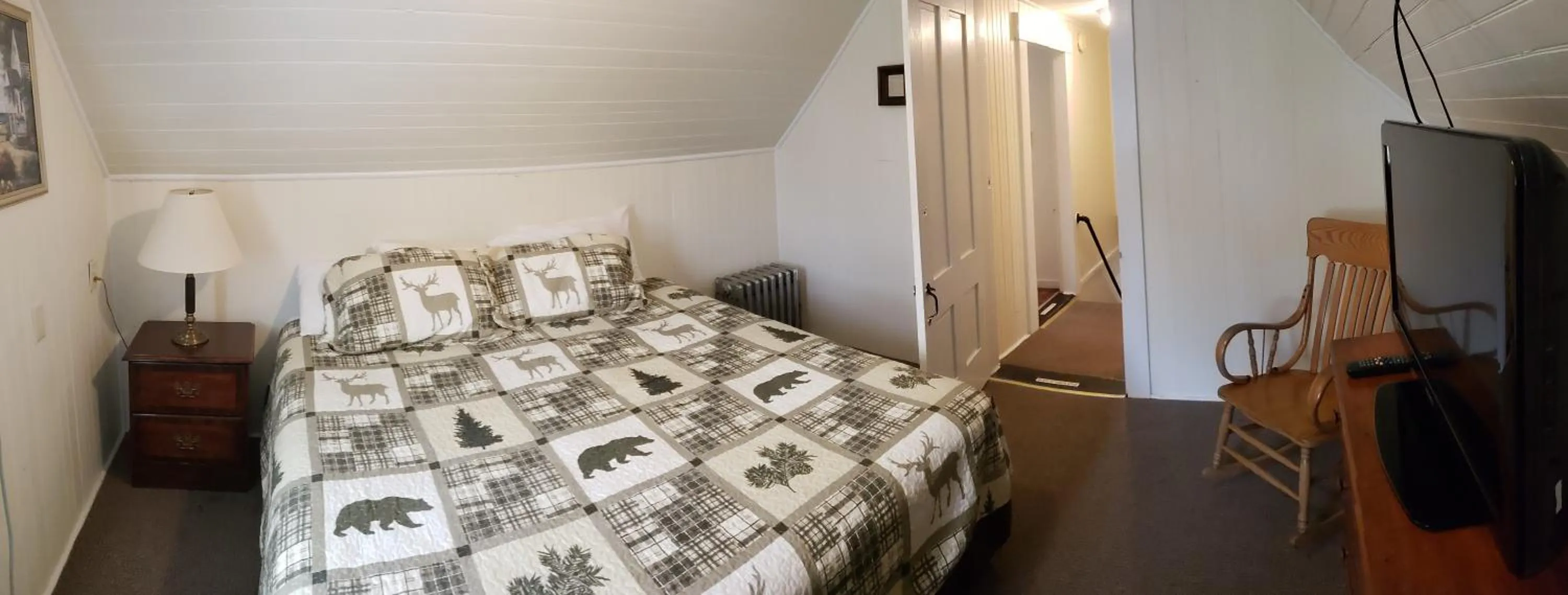 Bedroom, Bed in Weirs Beach Motel & Cottages