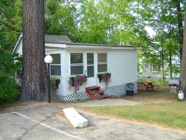 Facade/entrance in Weirs Beach Motel & Cottages