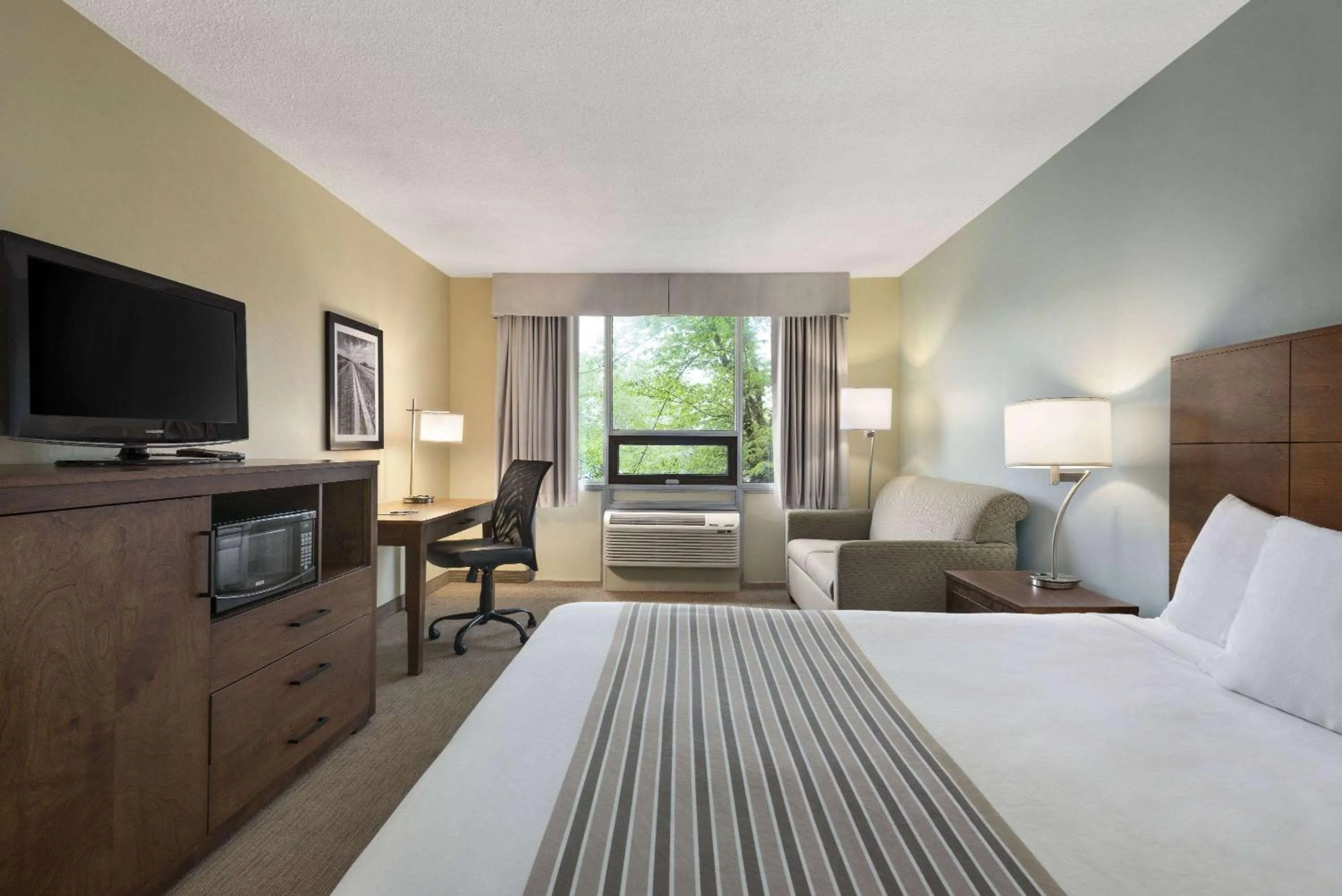 Photo of the whole room, Bed in Travelodge by Wyndham Sydney