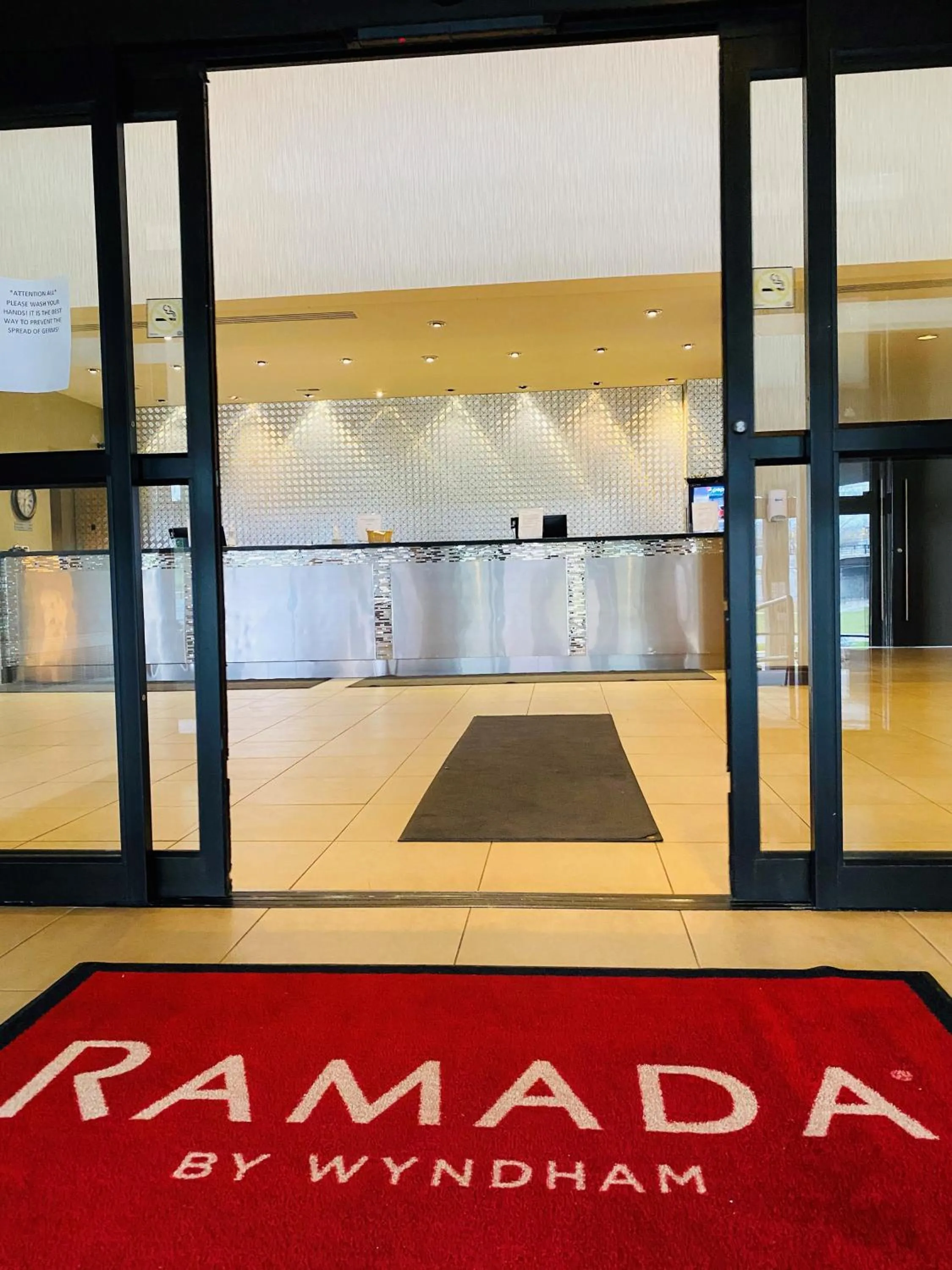 Lobby or reception in Ramada by Wyndham Belleville Harbourview Conference Center