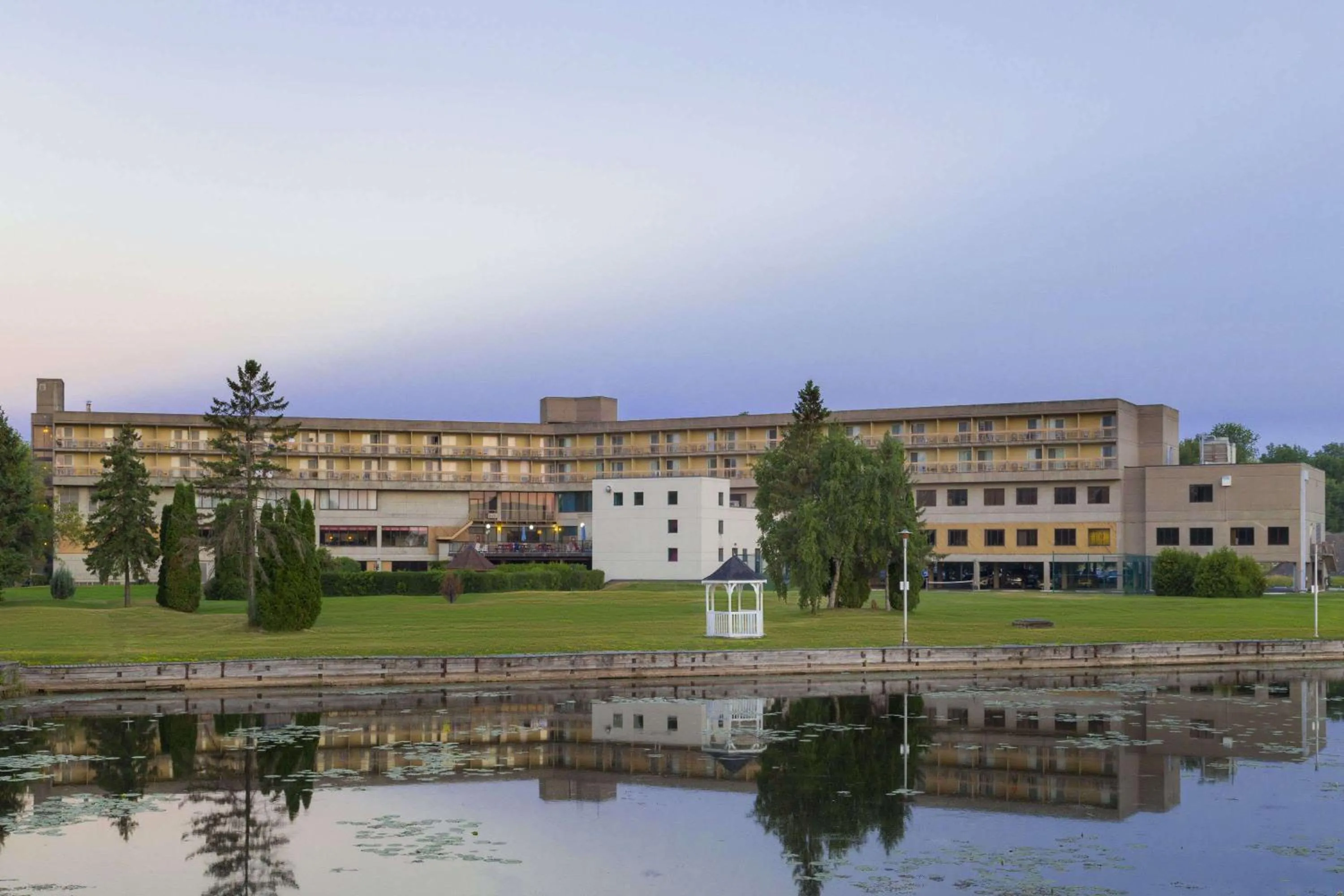 Property building in Ramada by Wyndham Belleville Harbourview Conference Center