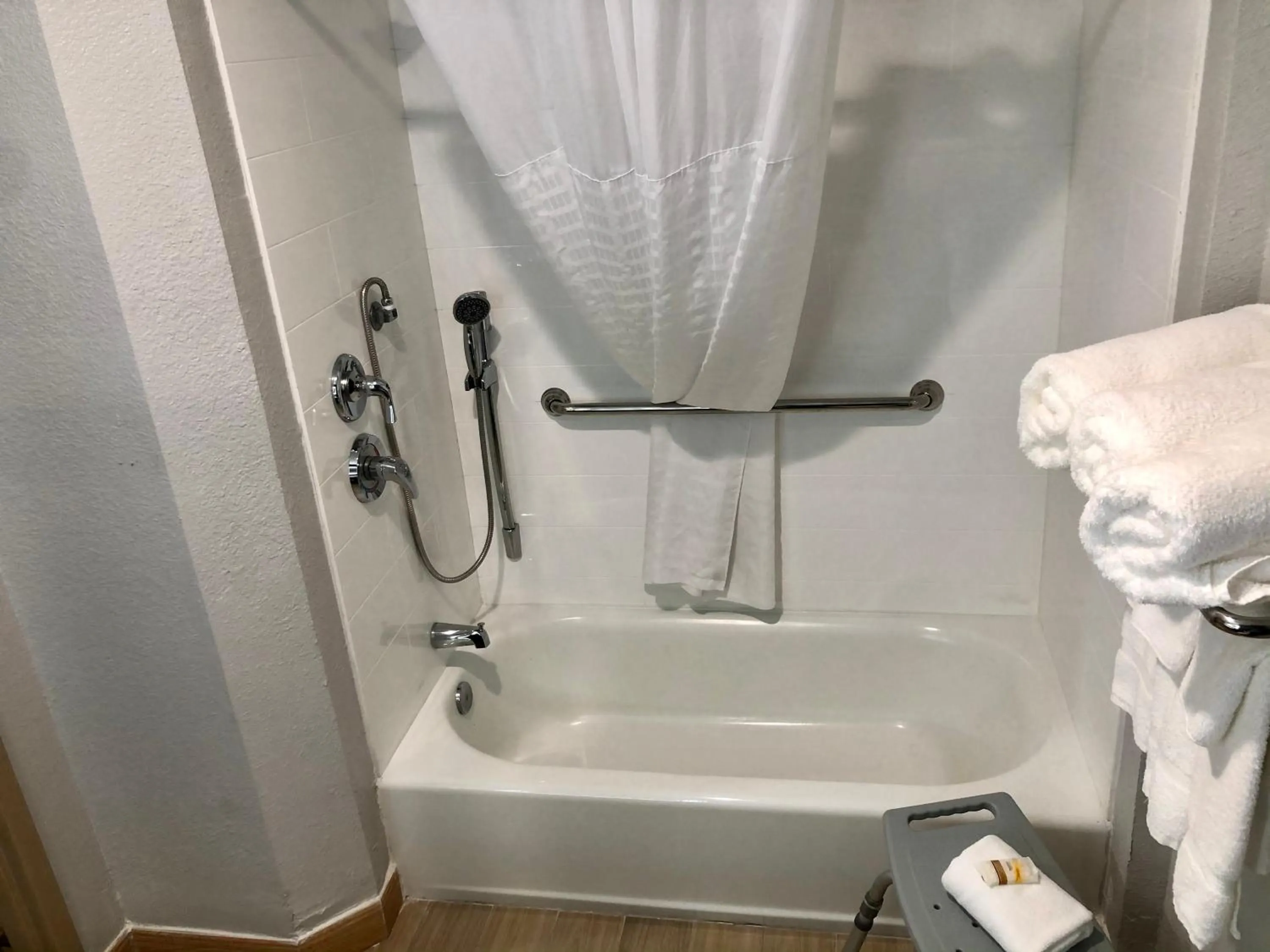 Bathroom in La Quinta by Wyndham Tampa Central
