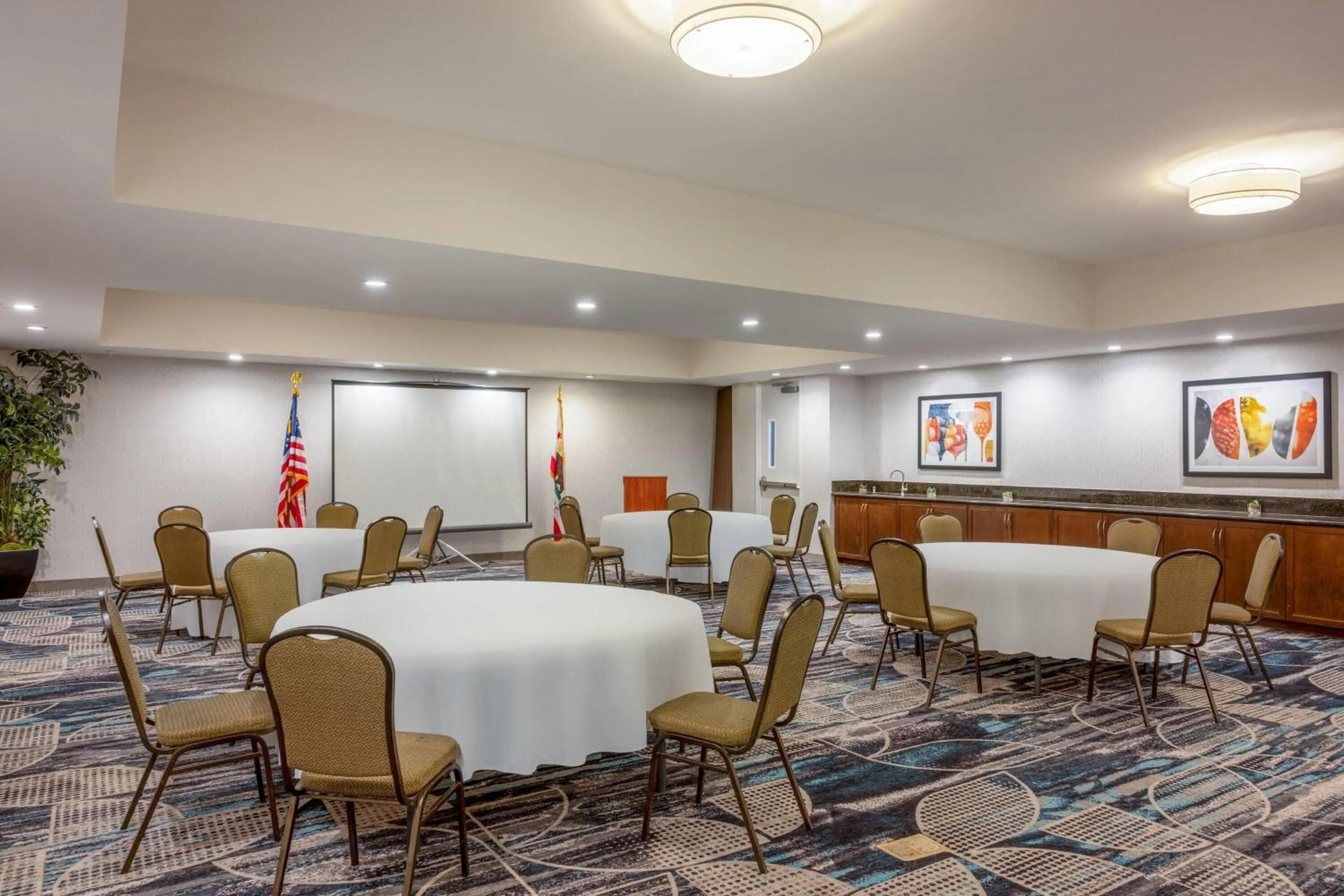 Meeting/conference room in La Quinta by Wyndham Paso Robles