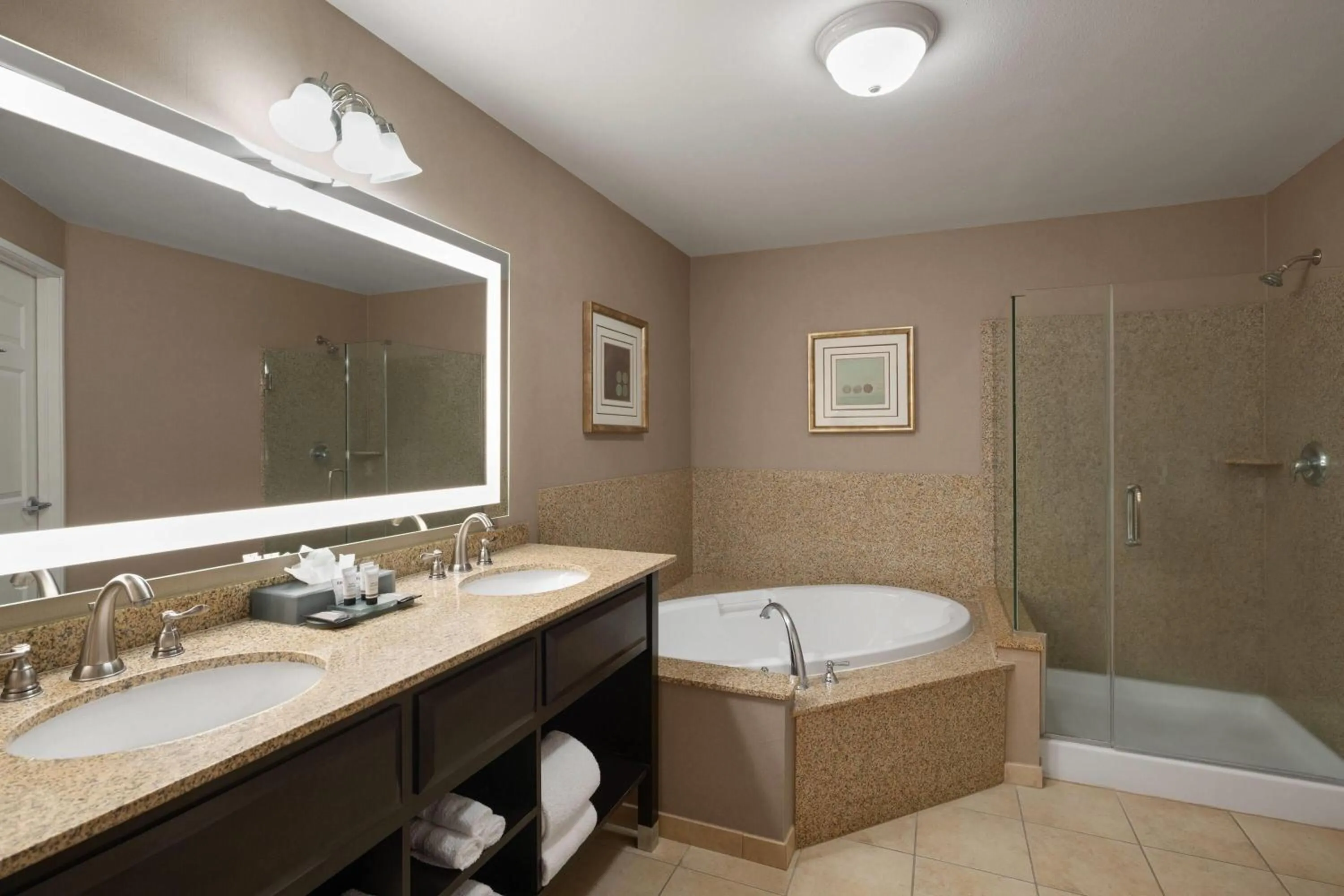 Bathroom in La Quinta by Wyndham Paso Robles