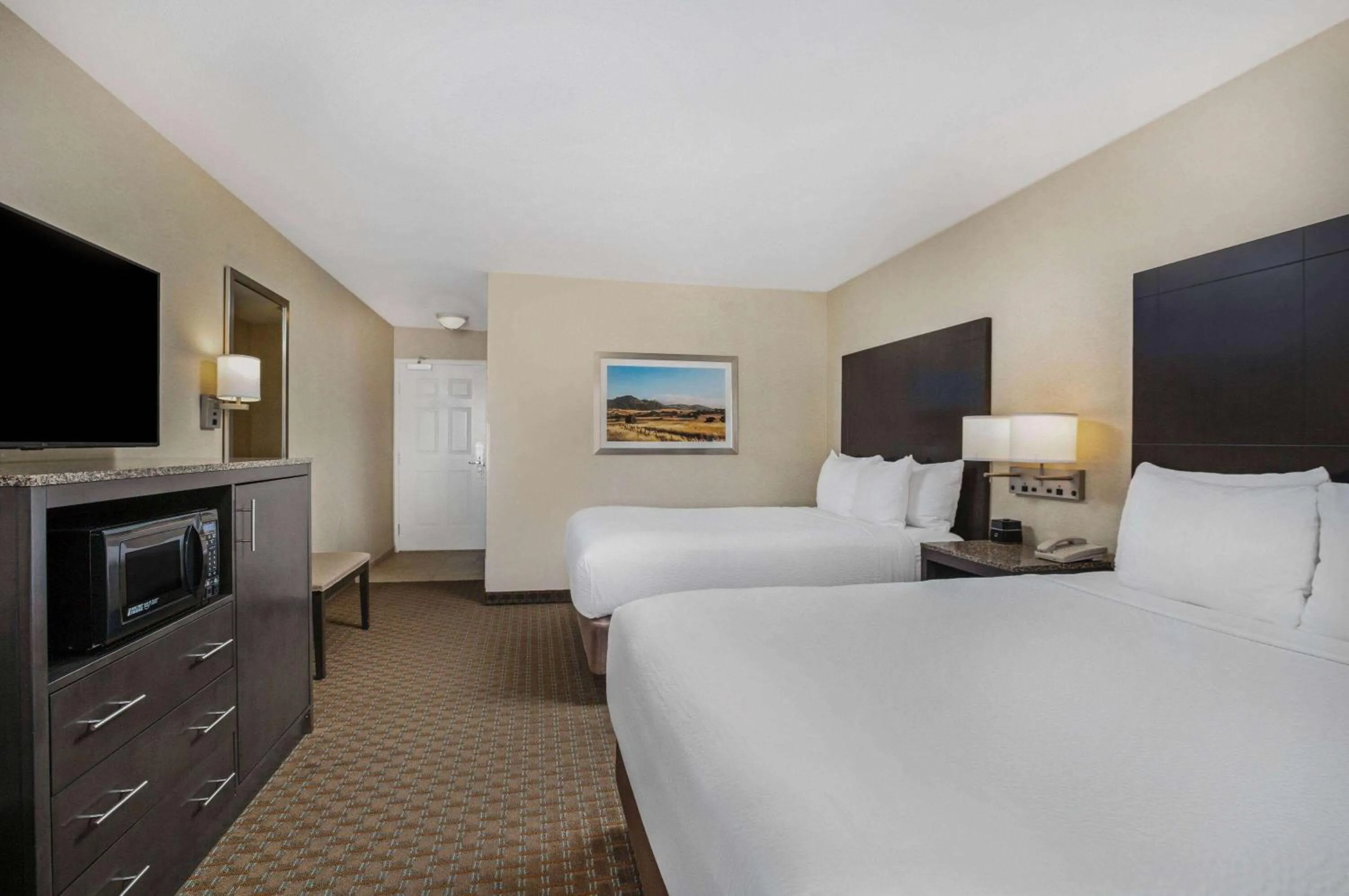 Photo of the whole room, Bed in La Quinta by Wyndham Paso Robles