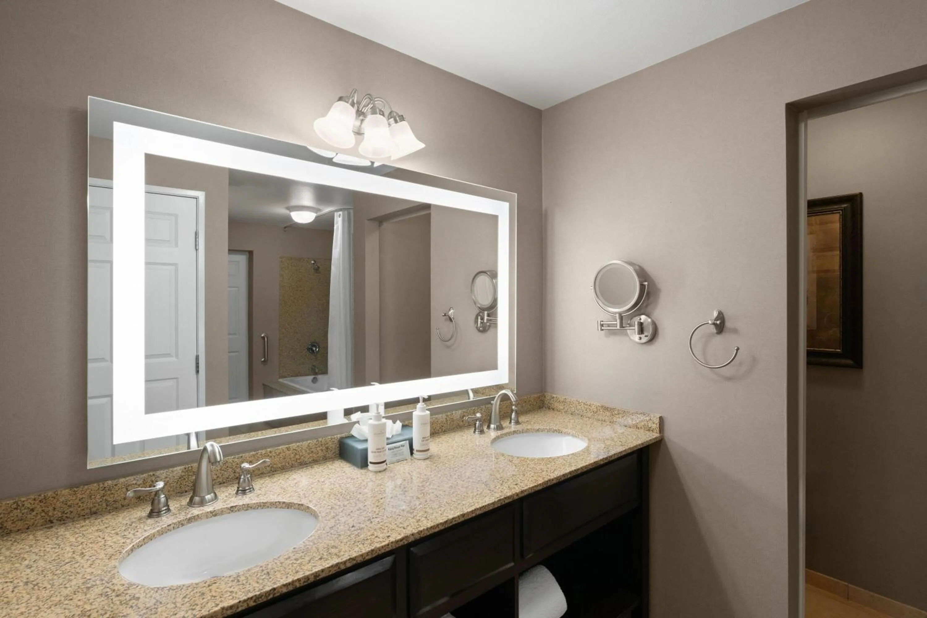 Bathroom in La Quinta by Wyndham Paso Robles