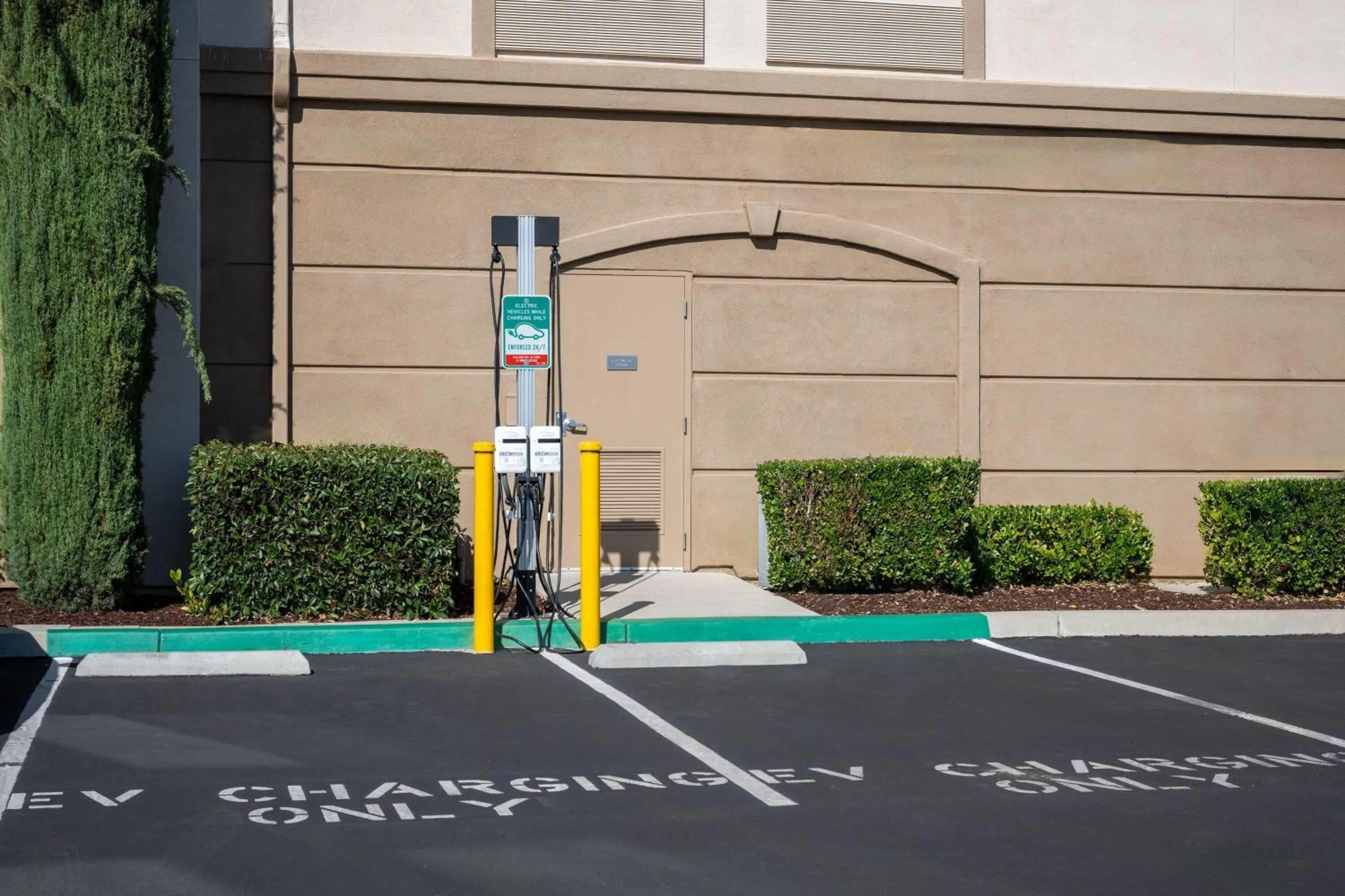 Property building in La Quinta by Wyndham Paso Robles