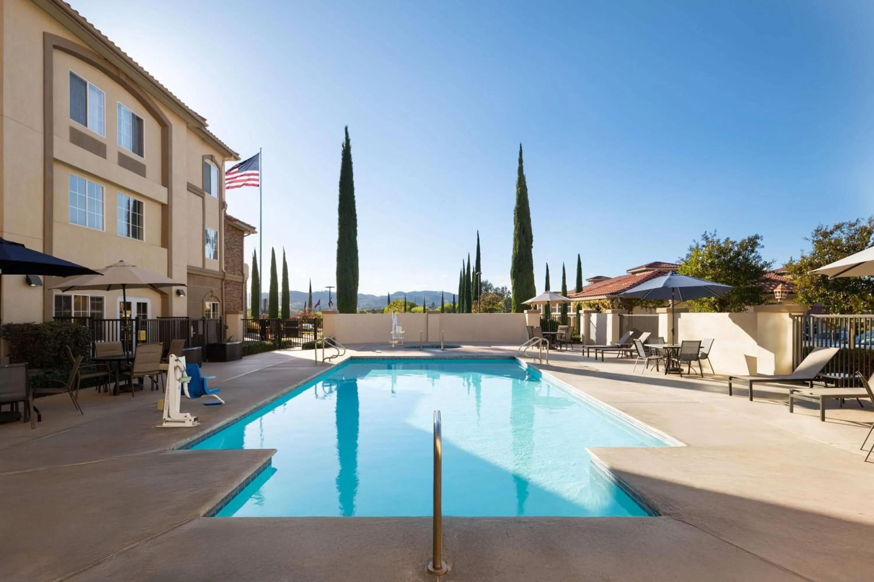 Swimming pool in La Quinta by Wyndham Paso Robles