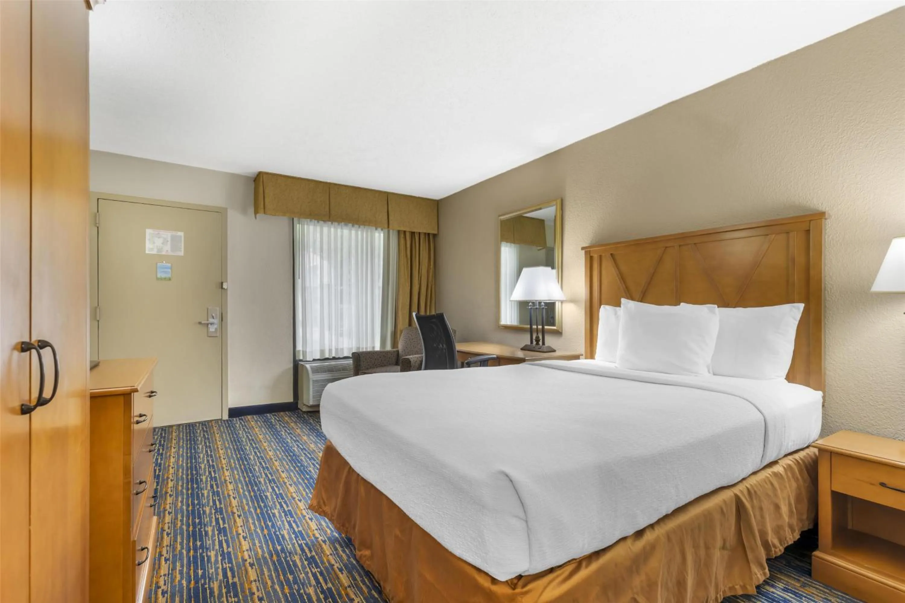Bedroom, Bed in Best Western Dulles Airport Inn