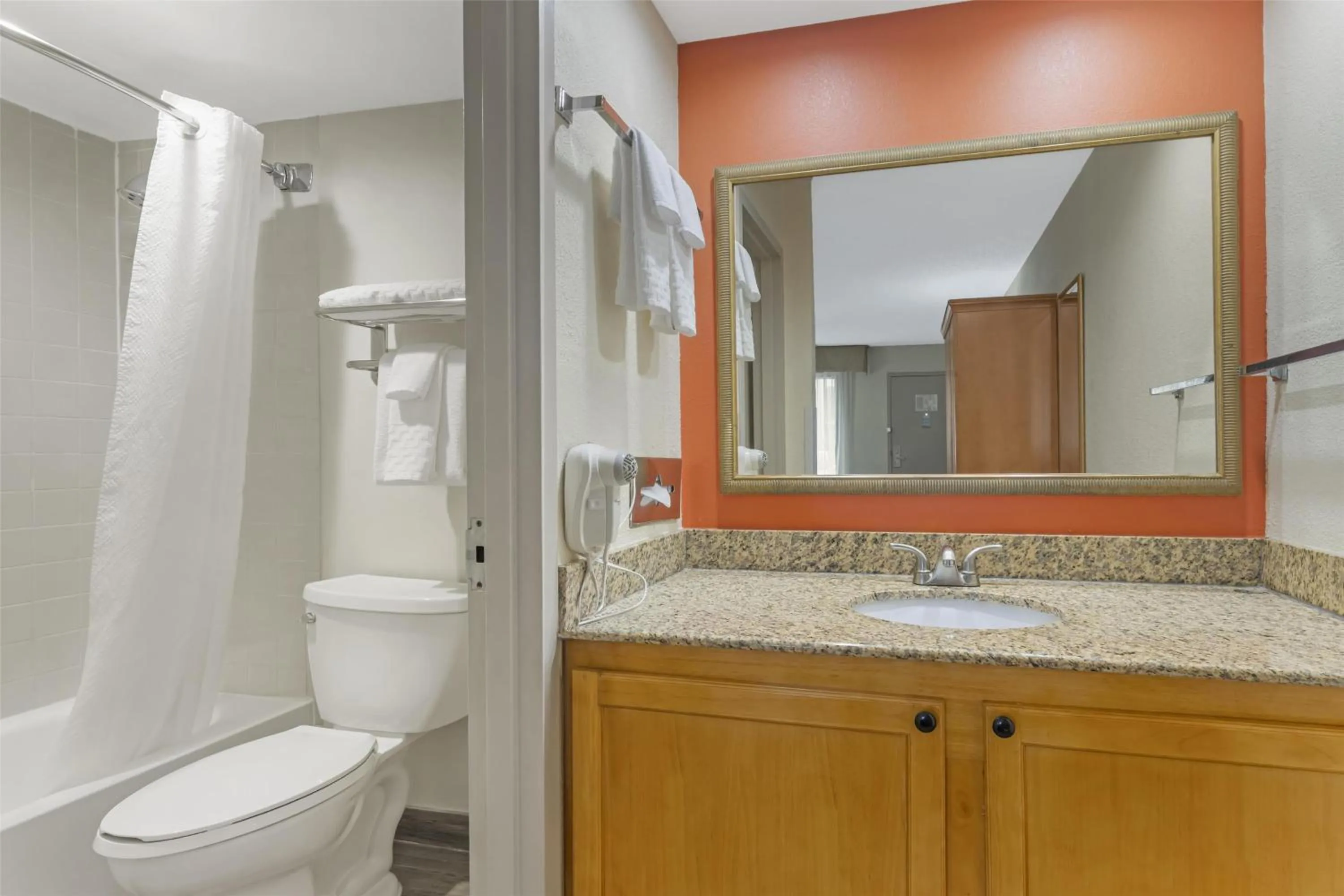 Bedroom in Best Western Dulles Airport Inn