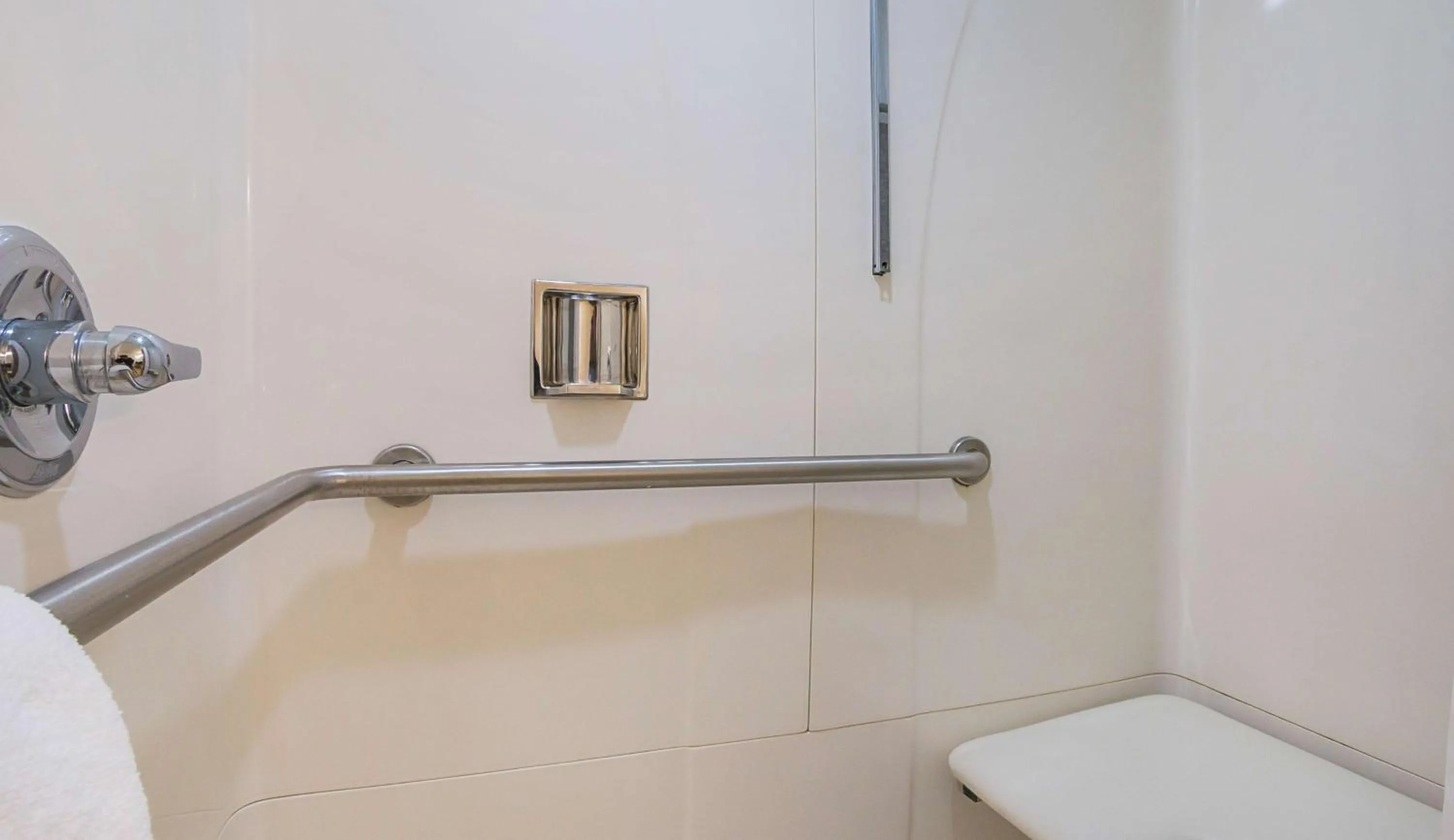 Bathroom in Motel 6-Round Rock, TX