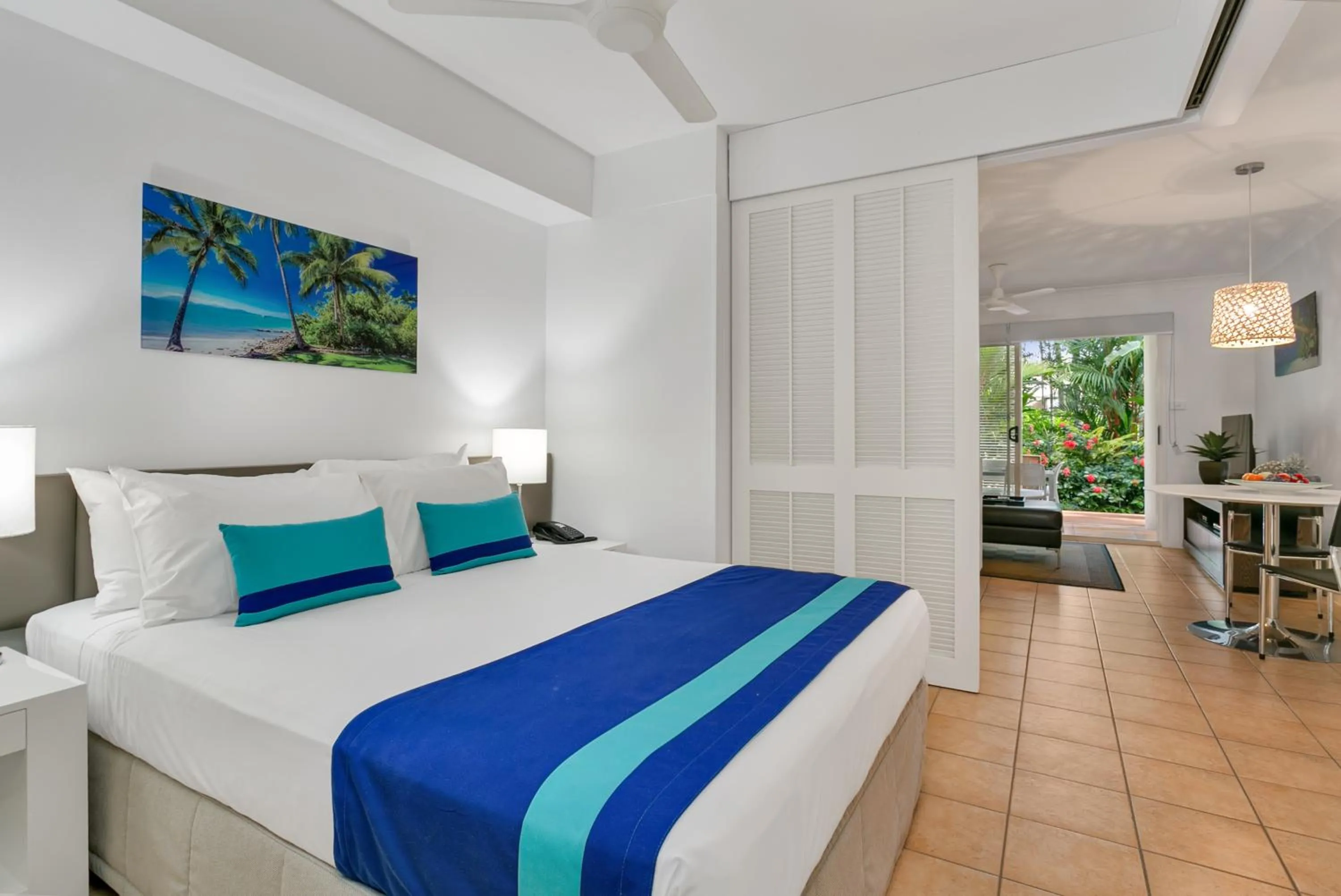 Bed in Port Douglas Apartments - Adults Only Oasis