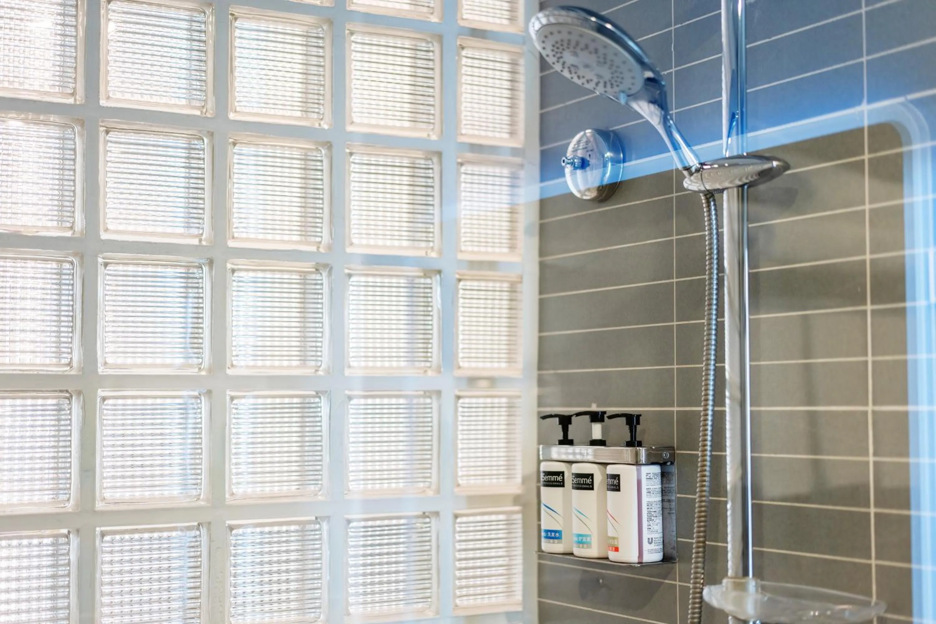 Shower in Holiday Inn Express Chengdu Wuhou by IHG-Wuhou Temple and Jinli