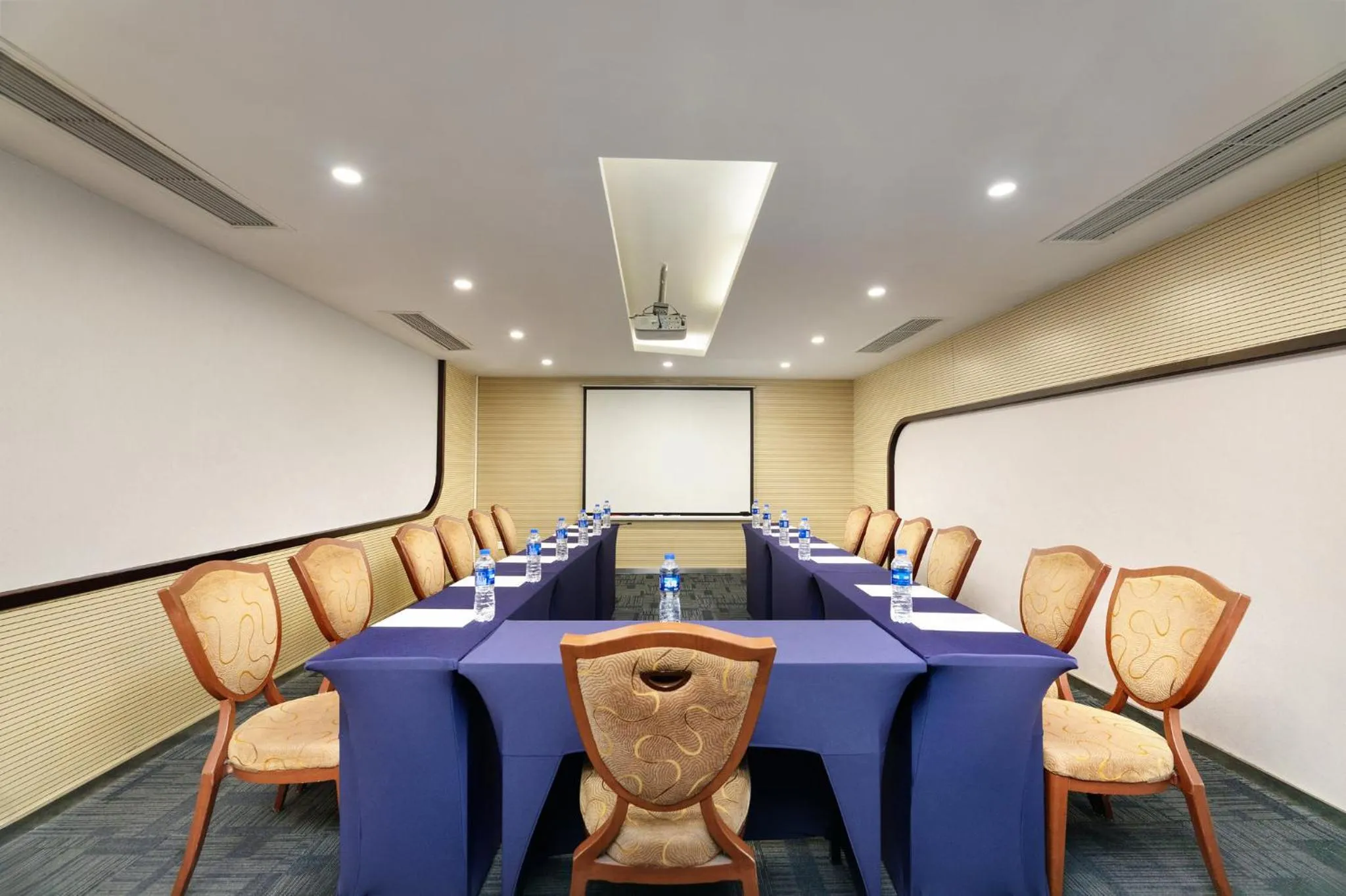 Meeting/conference room in Holiday Inn Express Chengdu Wuhou by IHG-Wuhou Temple and Jinli