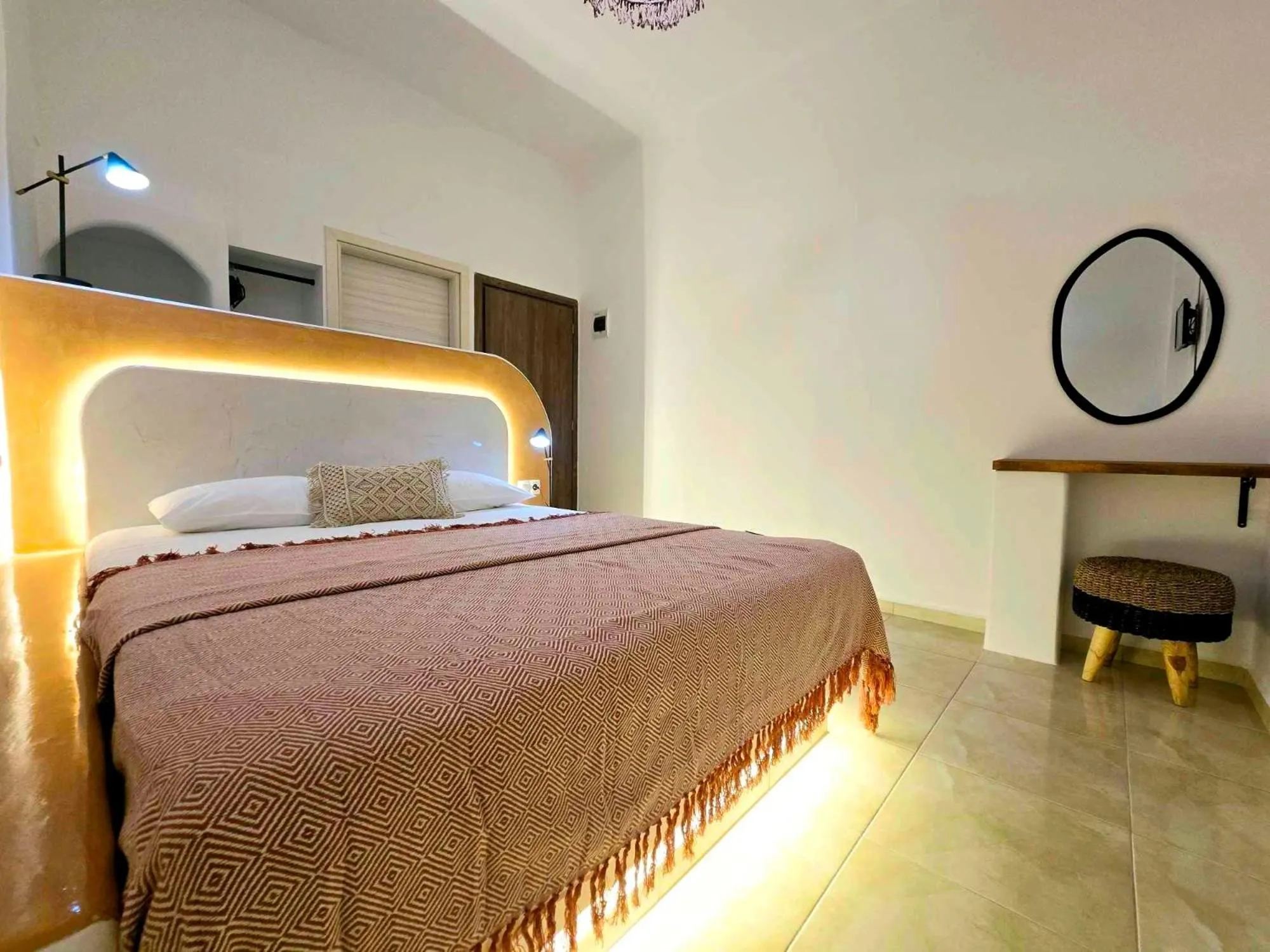 Bed in Papafotis Apartments & Suites
