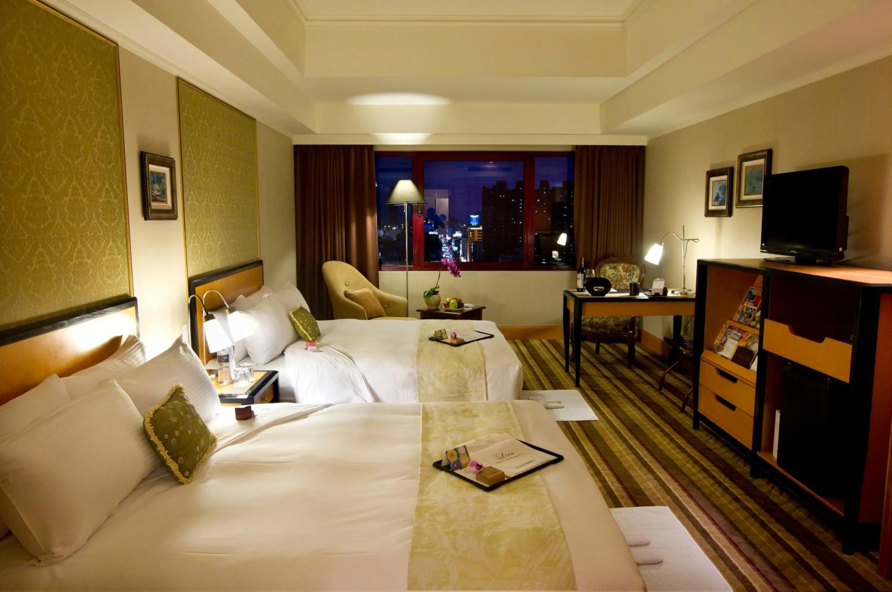 Bed in THE LEES Hotel