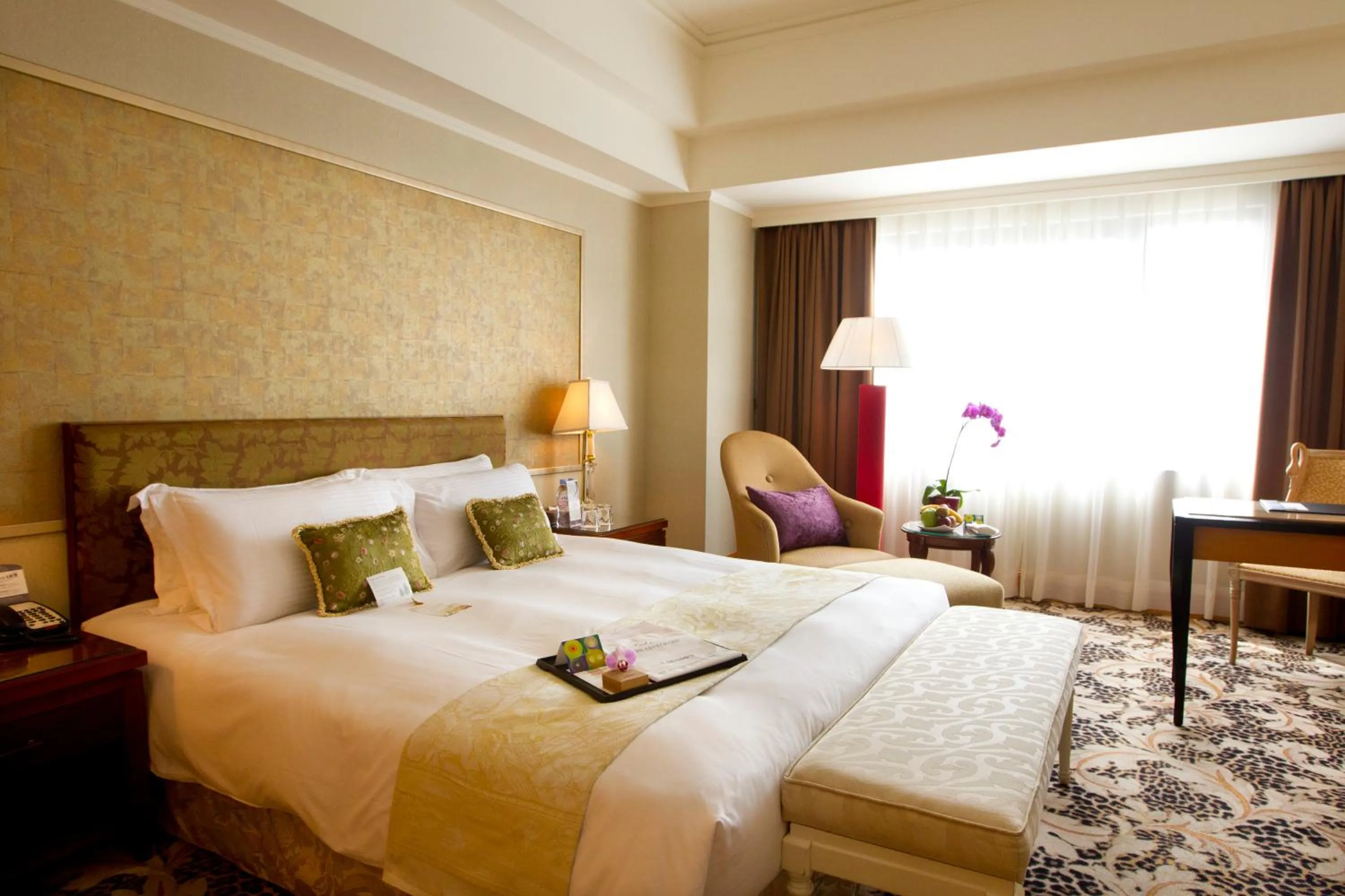 Bed in THE LEES Hotel