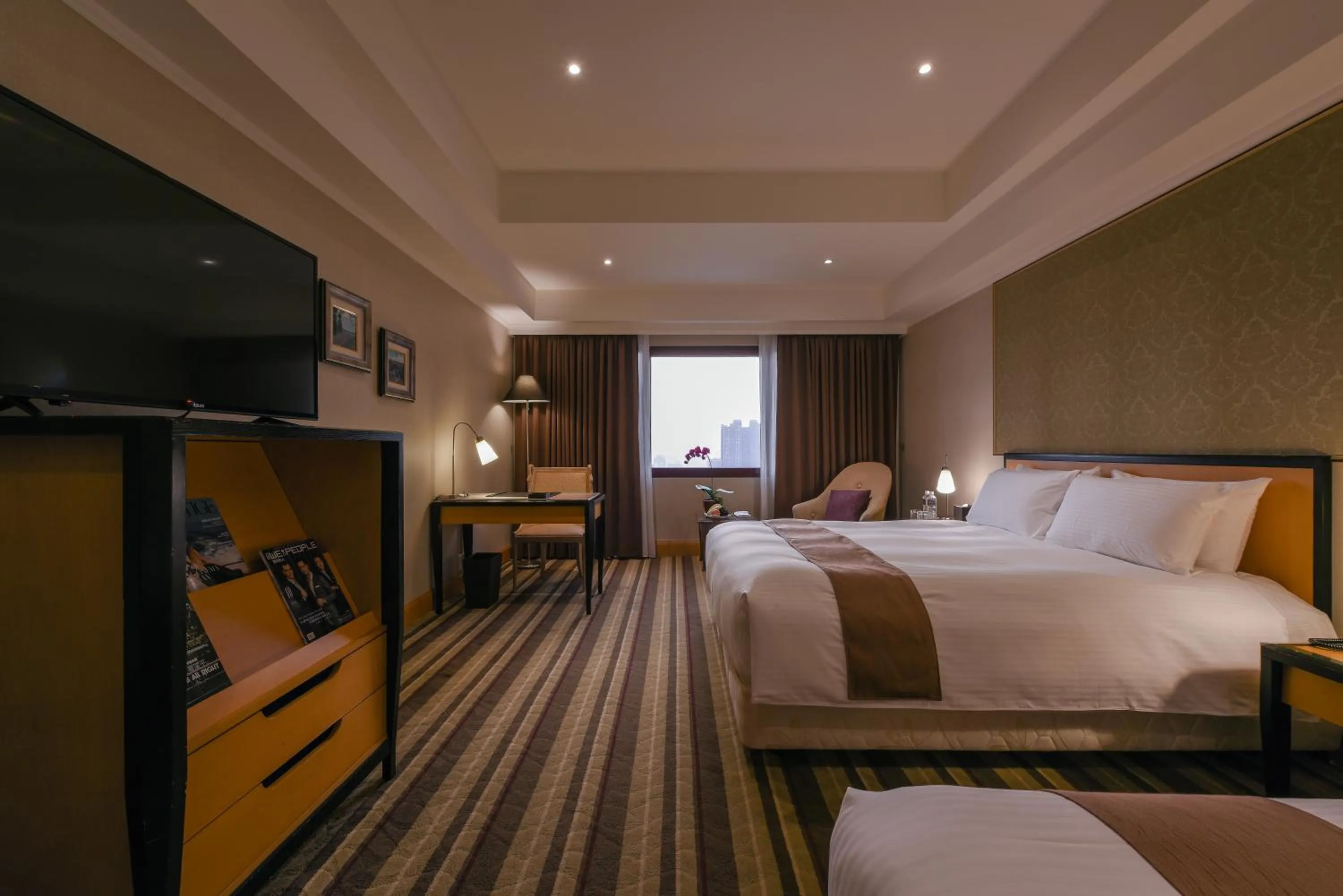 Bed in THE LEES Hotel