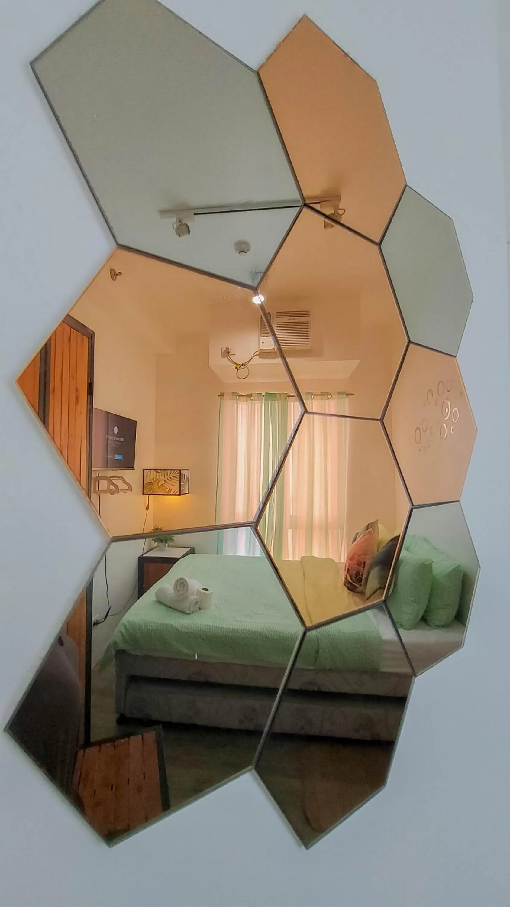 Bed in Retreat Haven in La Bella Tagaytay