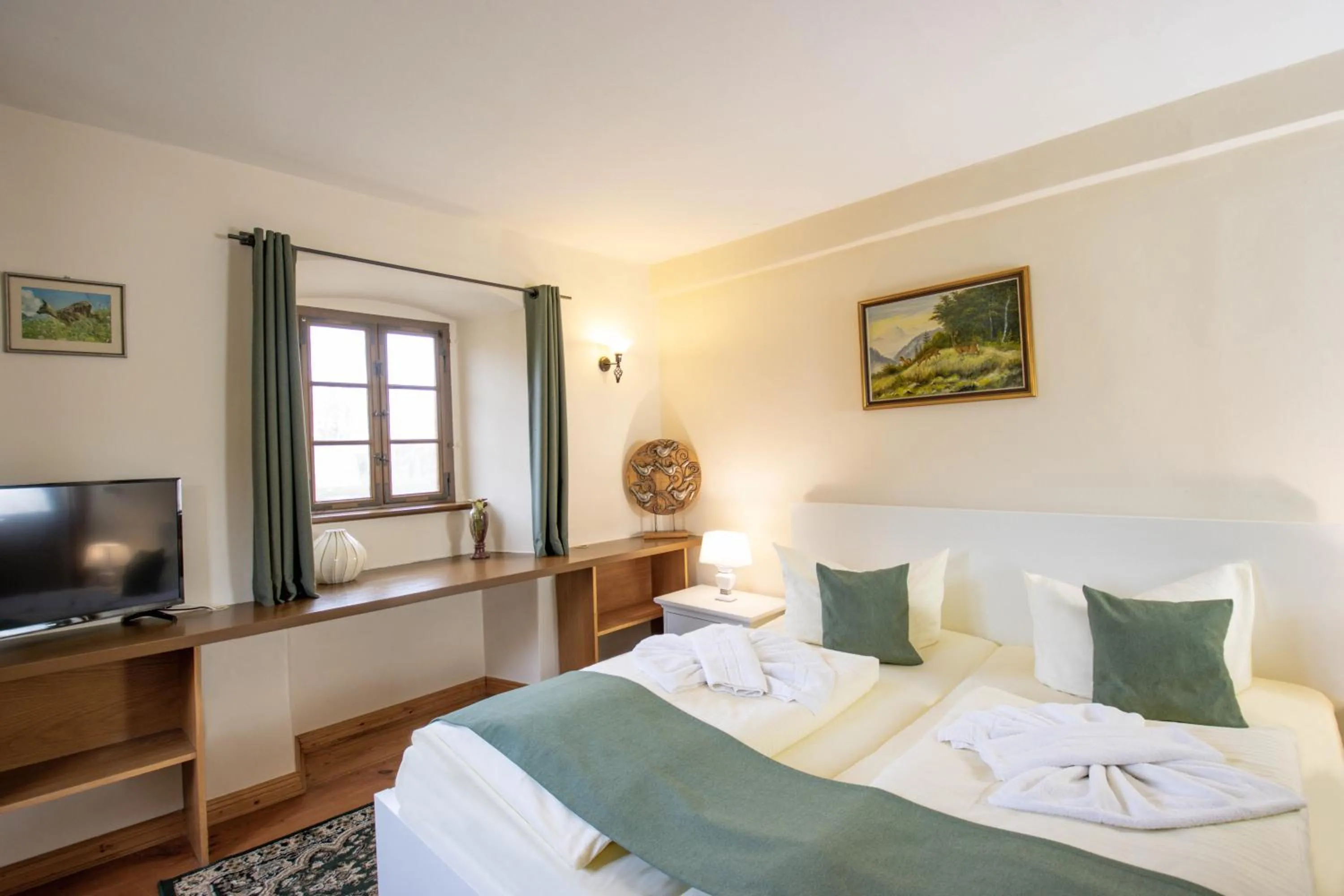 Photo of the whole room, Bed in Hotel Jagdschloss Letzlingen