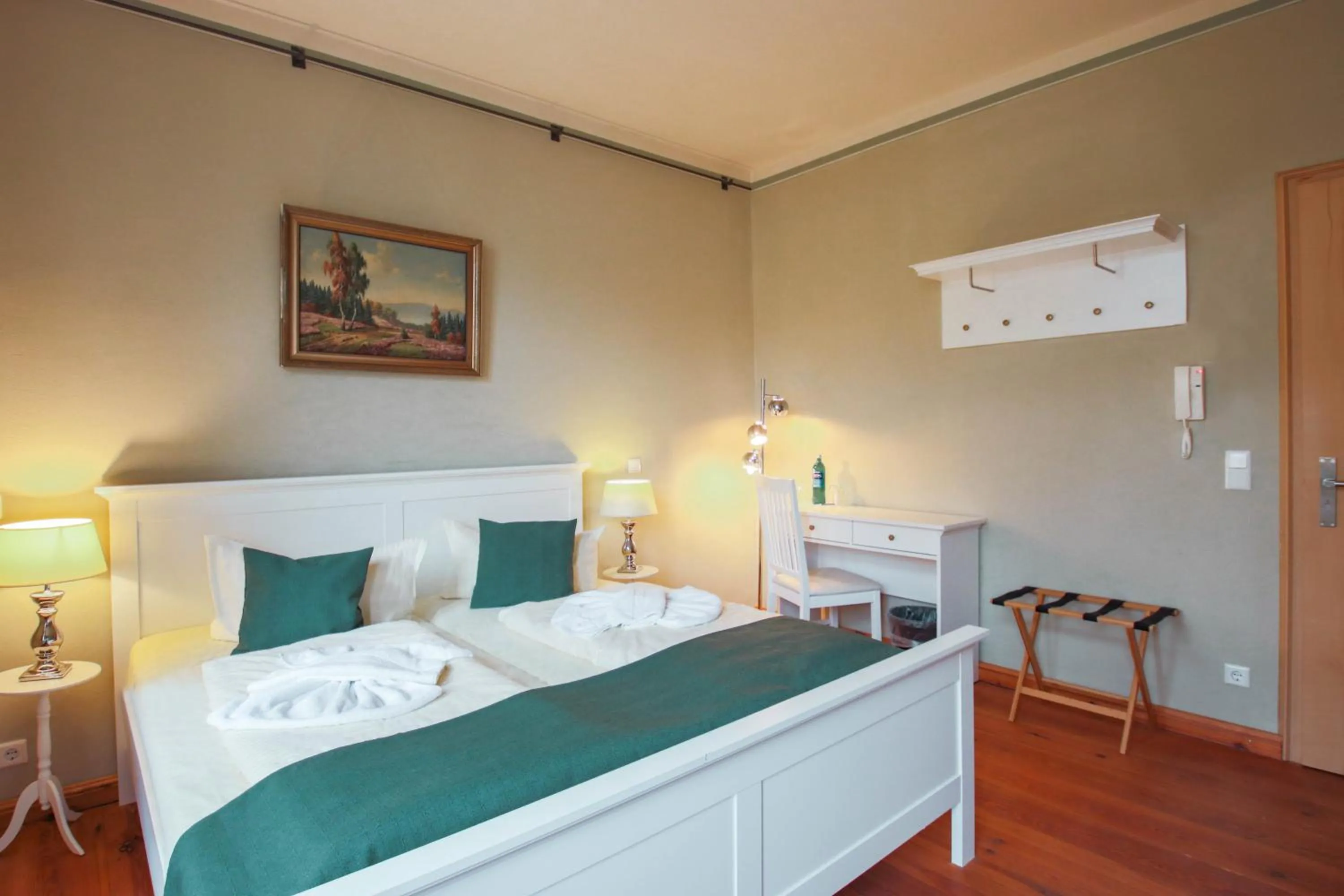 Photo of the whole room, Bed in Hotel Jagdschloss Letzlingen