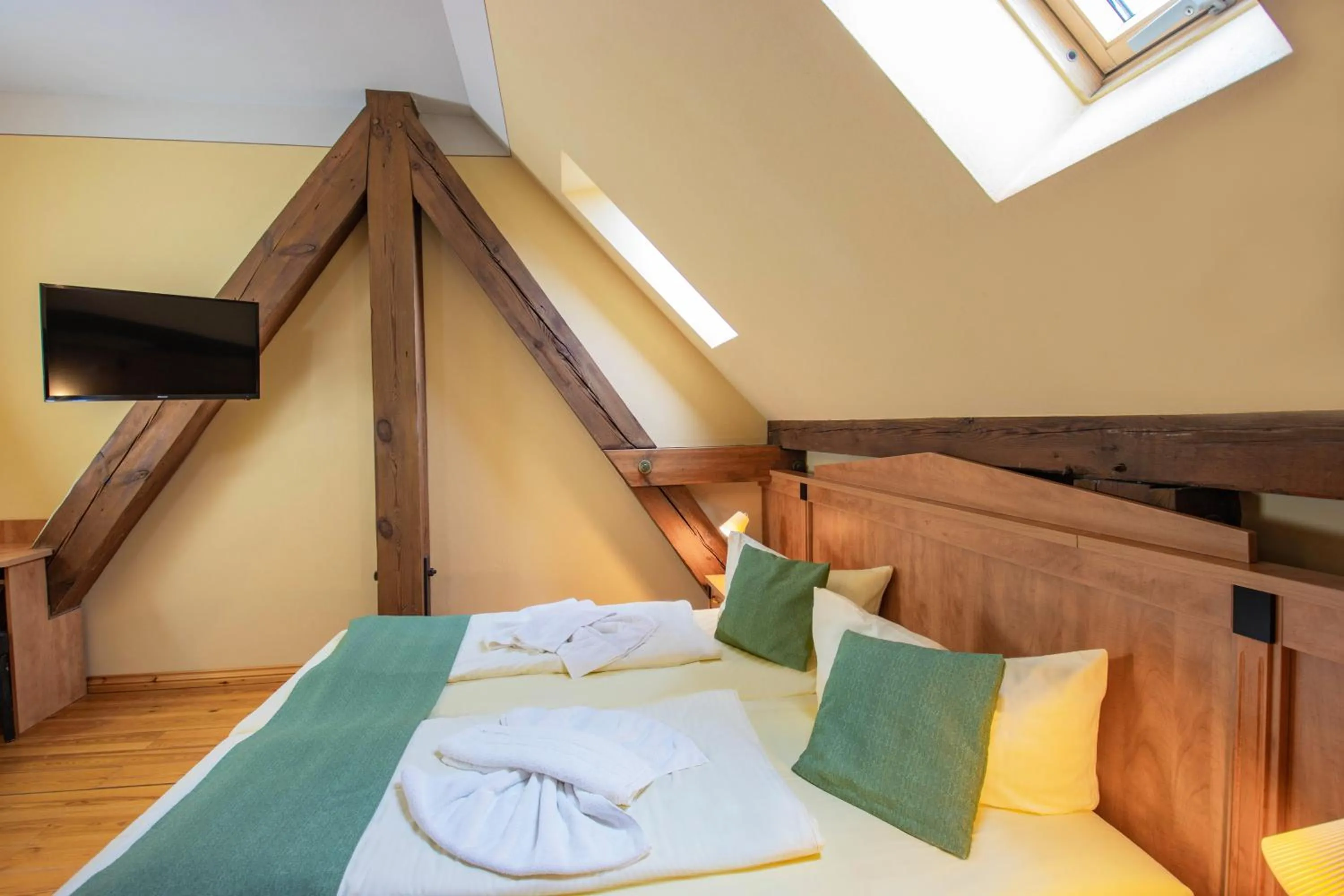 Photo of the whole room, Bed in Hotel Jagdschloss Letzlingen