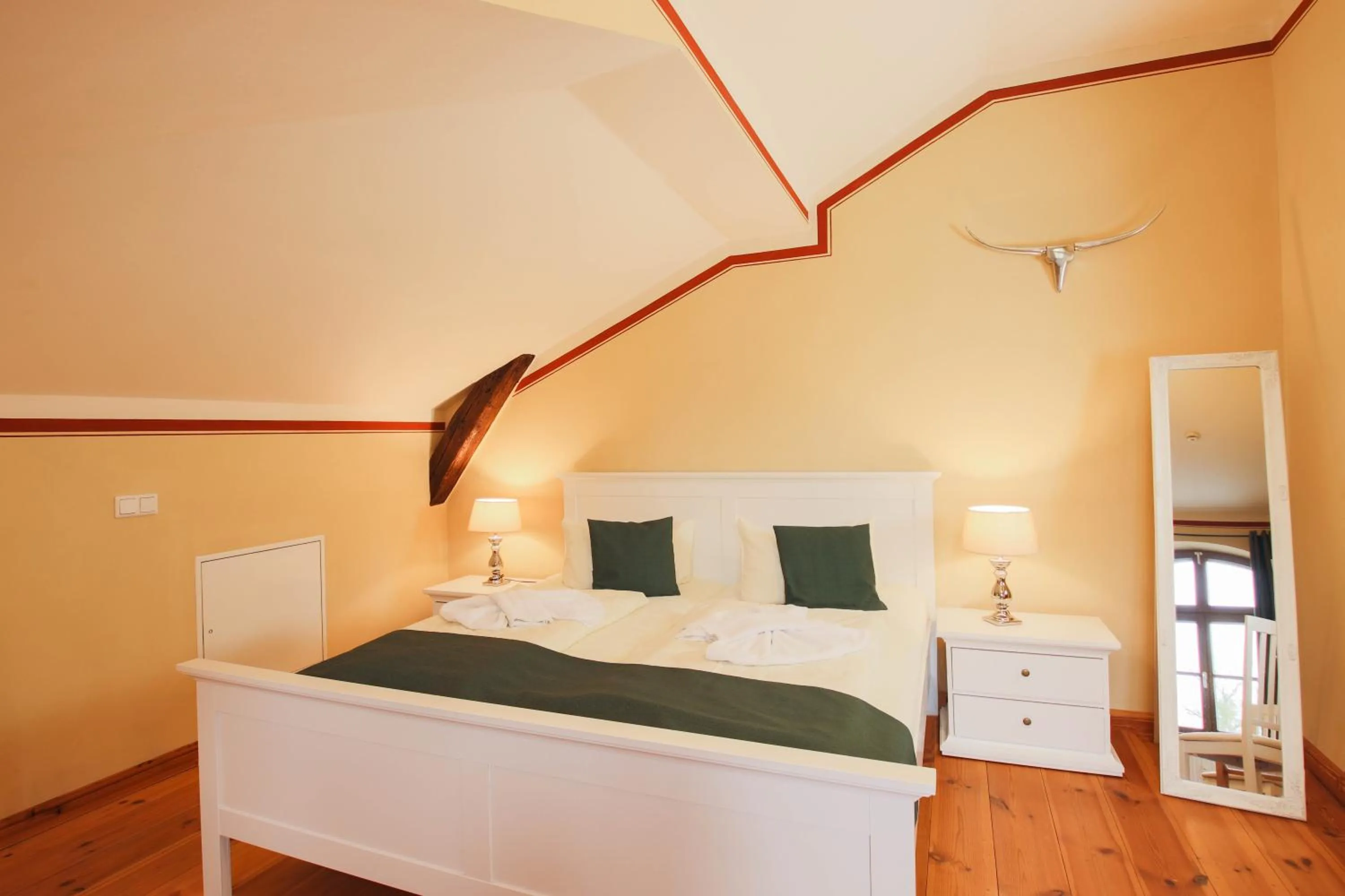 Photo of the whole room, Bed in Hotel Jagdschloss Letzlingen