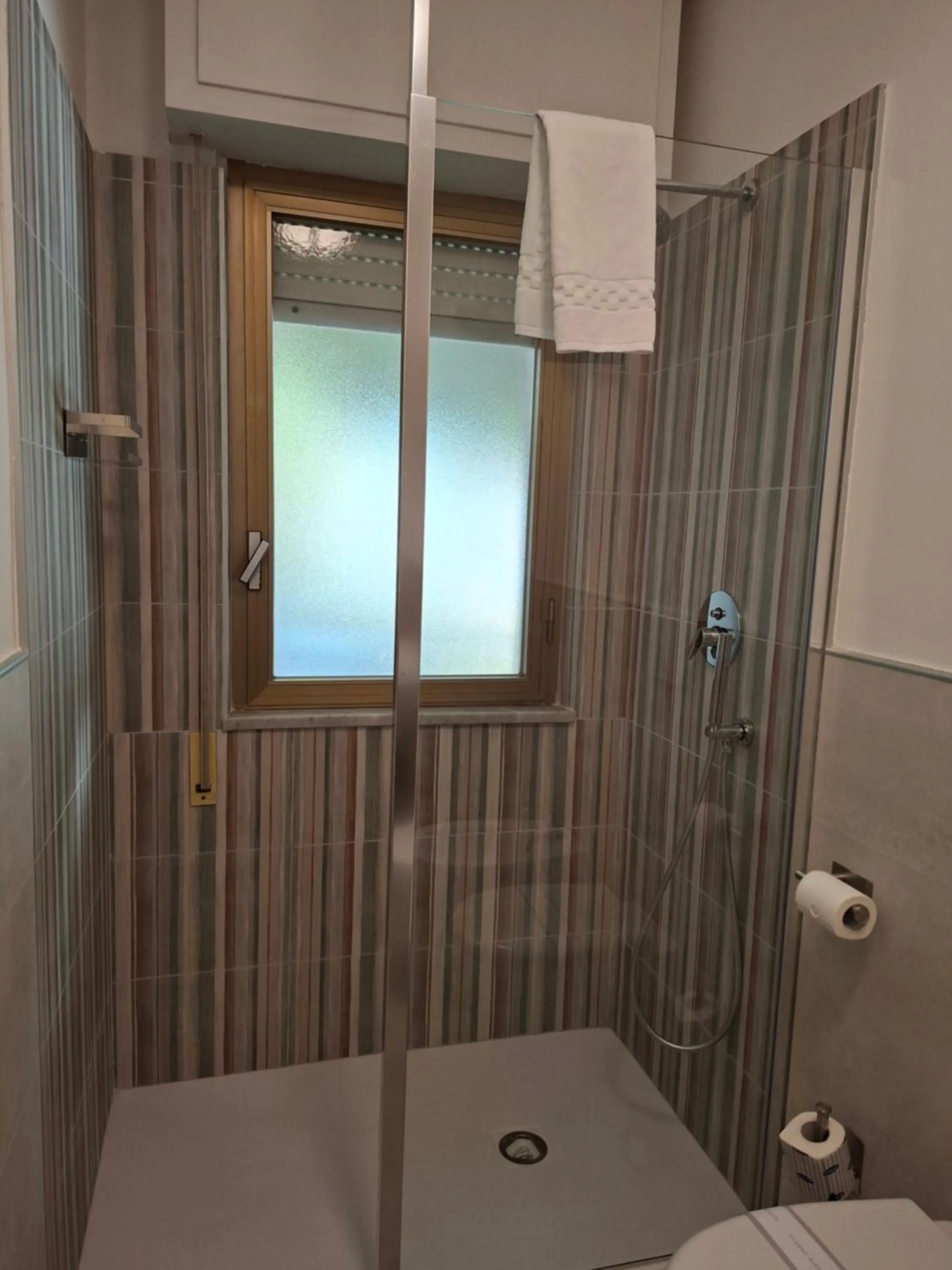 Shower, Bed in Residence Aurora Wellness & Spa