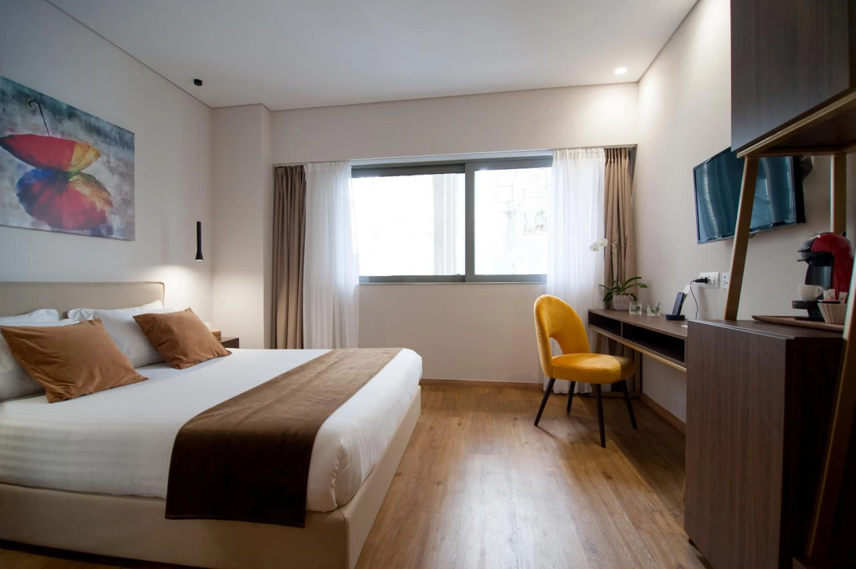 TV and multimedia, Bed in B4B Athens Signature Hotel