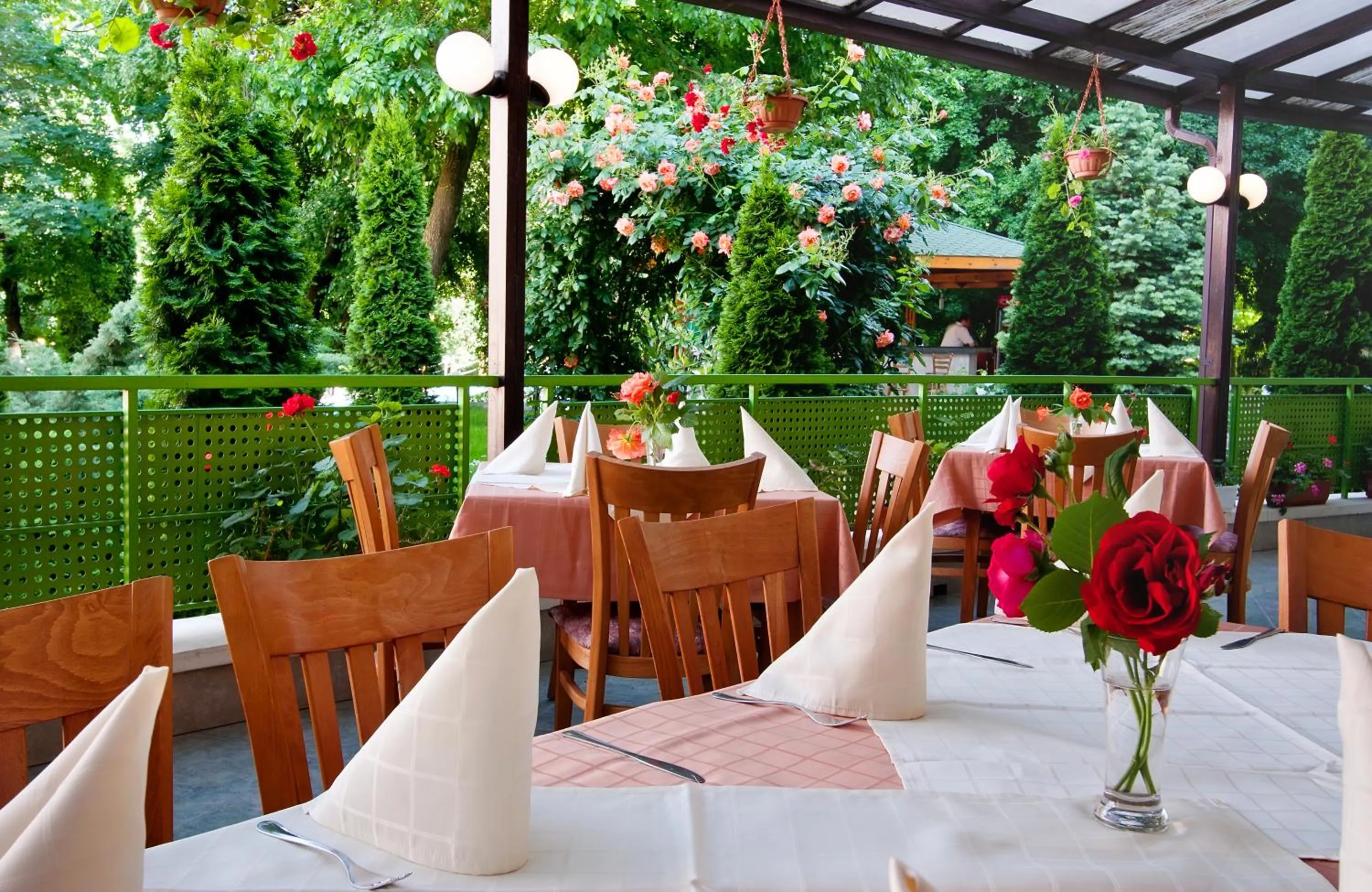 Restaurant/places to eat in Ljuljak Hotel