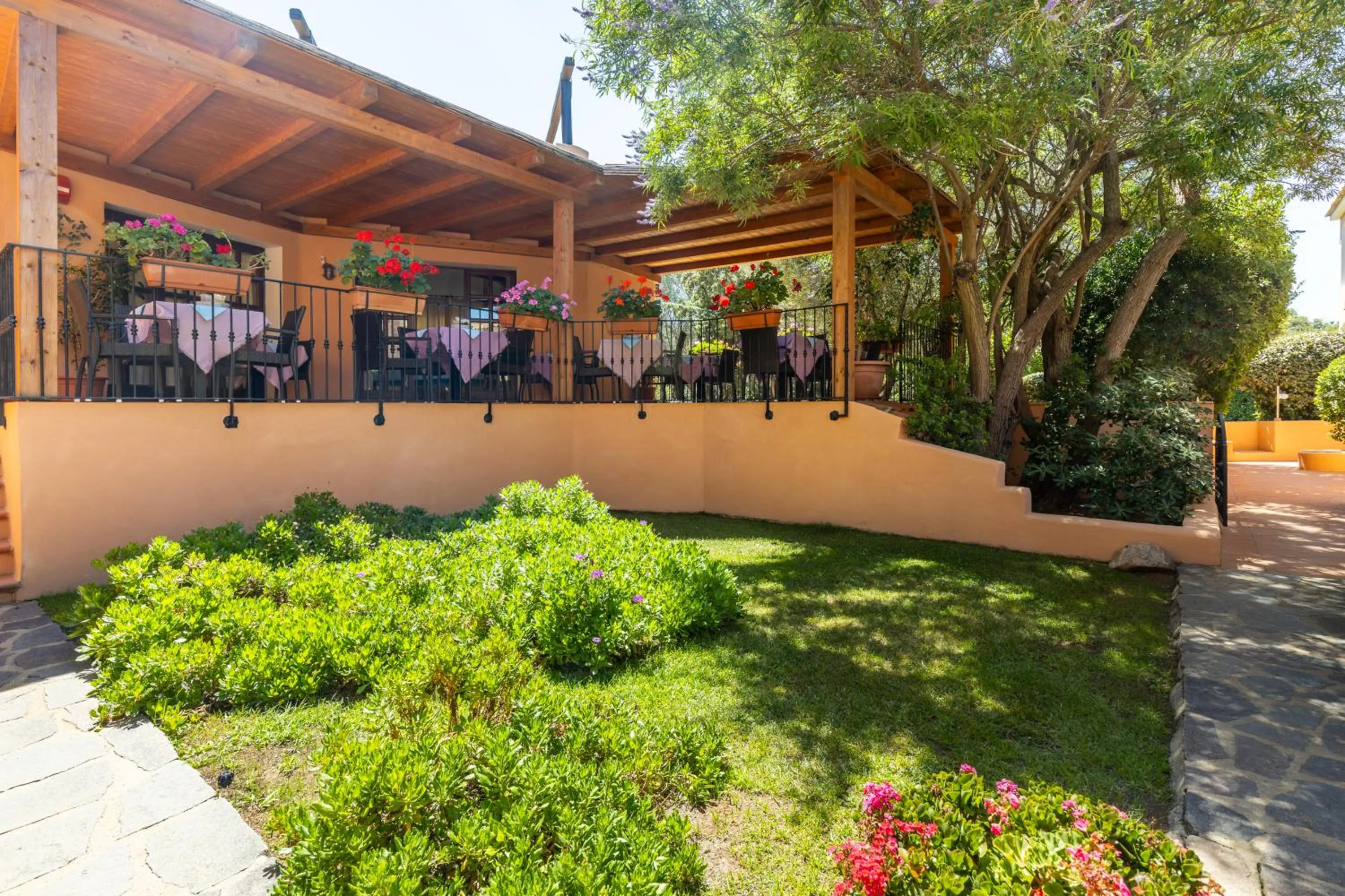 Patio in Hotel Piccolo Pevero
