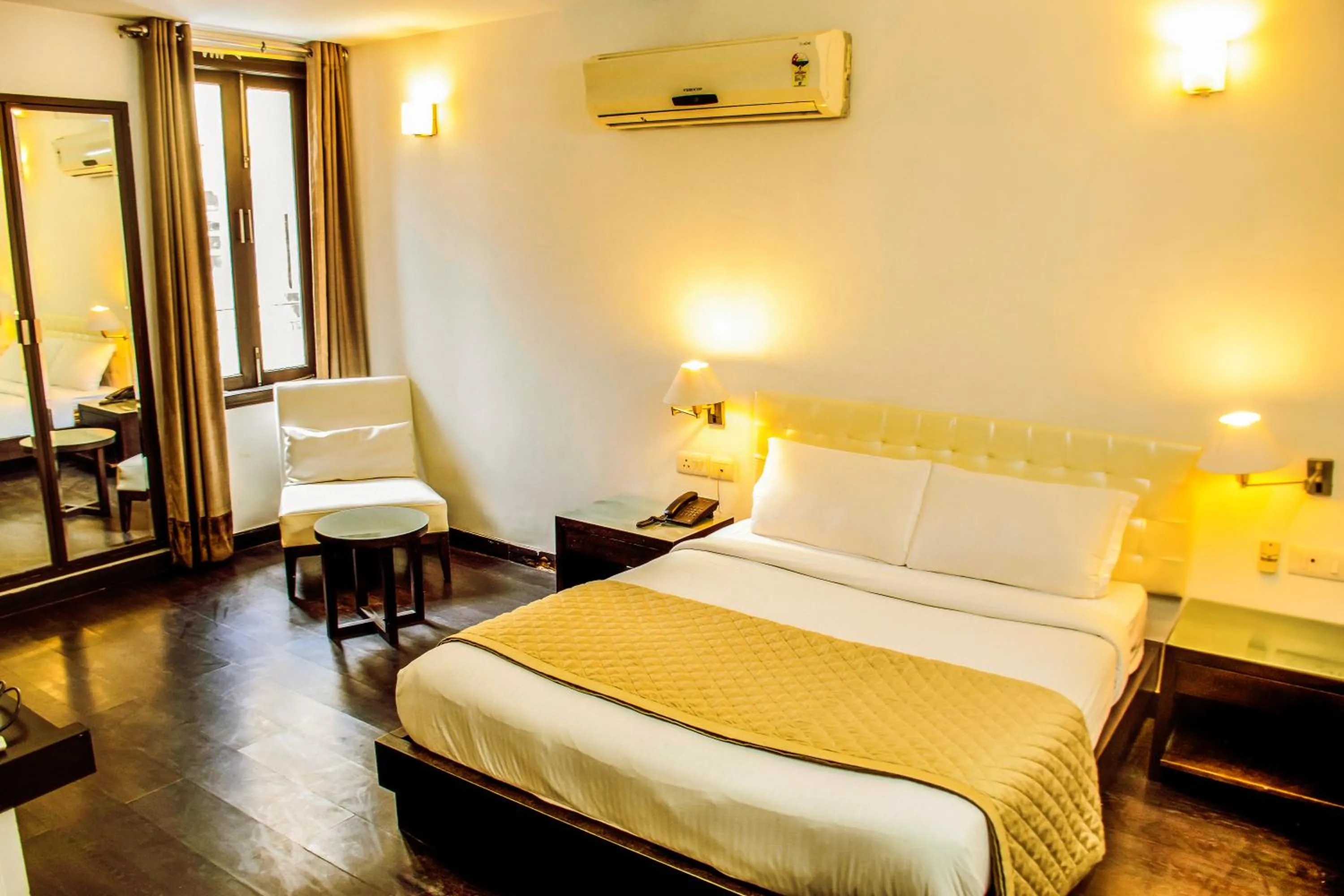 Bed in FabHotel Anutham Saket