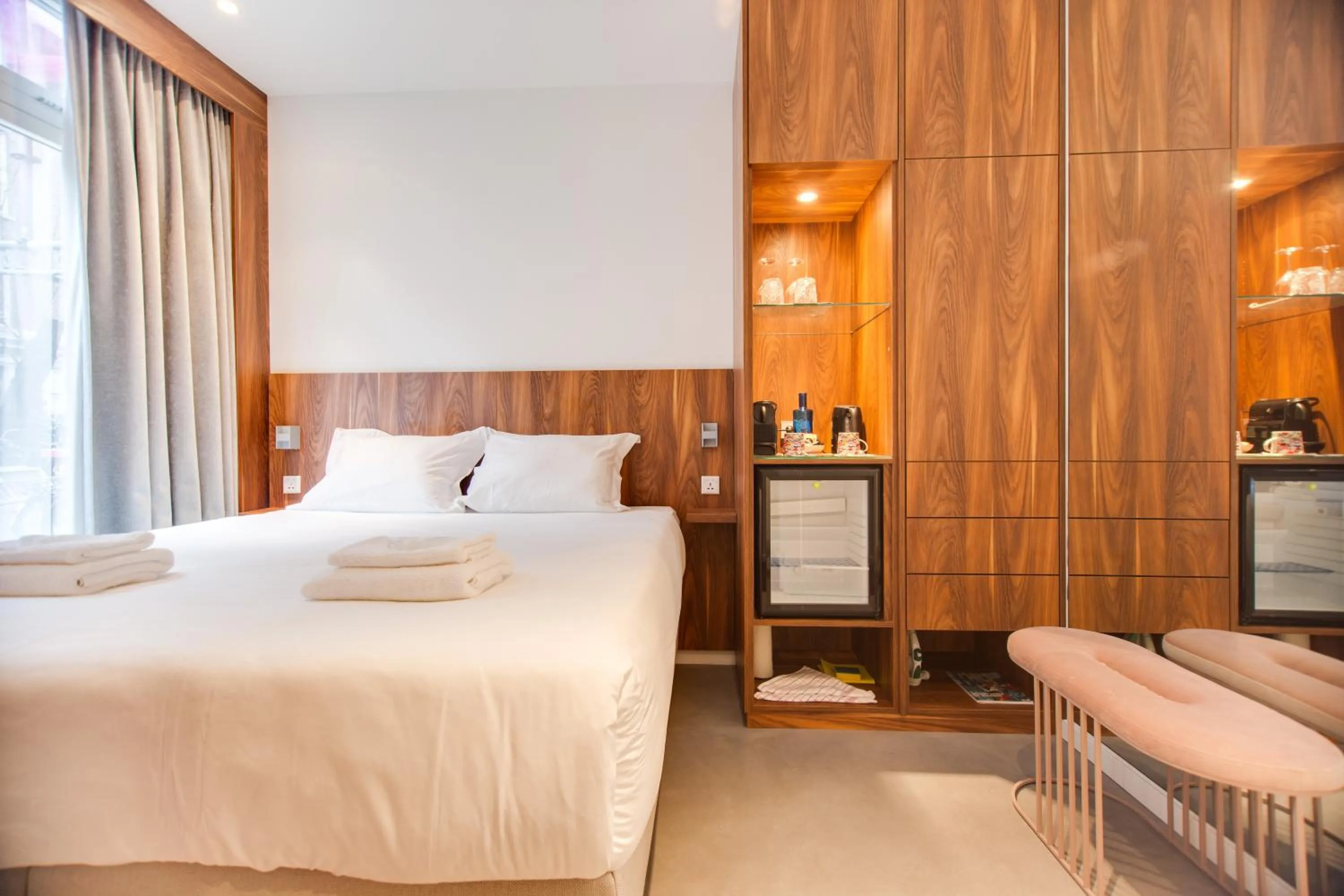 Bedroom, Bed in Het Kabinet