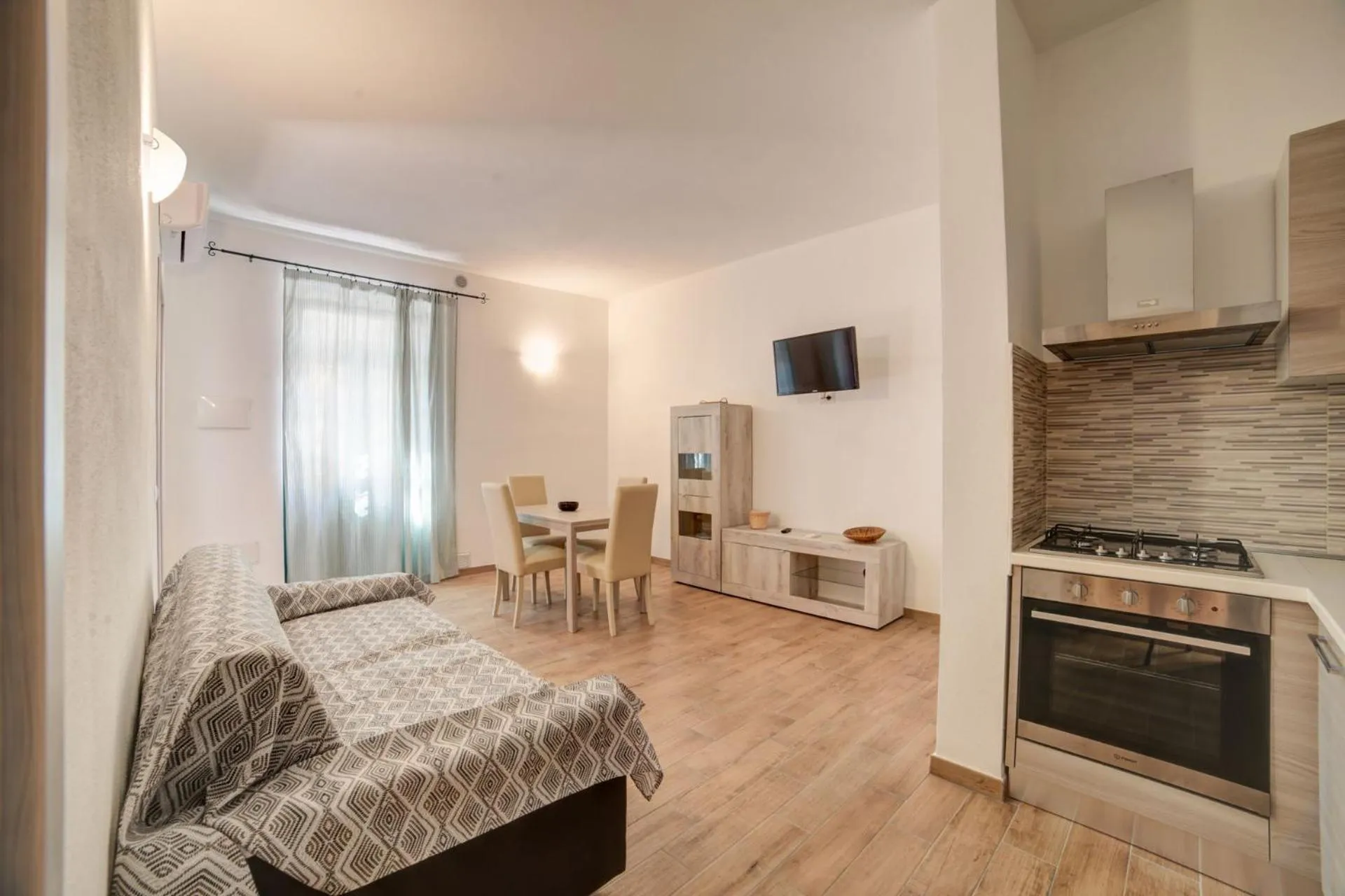 Dining area in Olbia Domus Inn