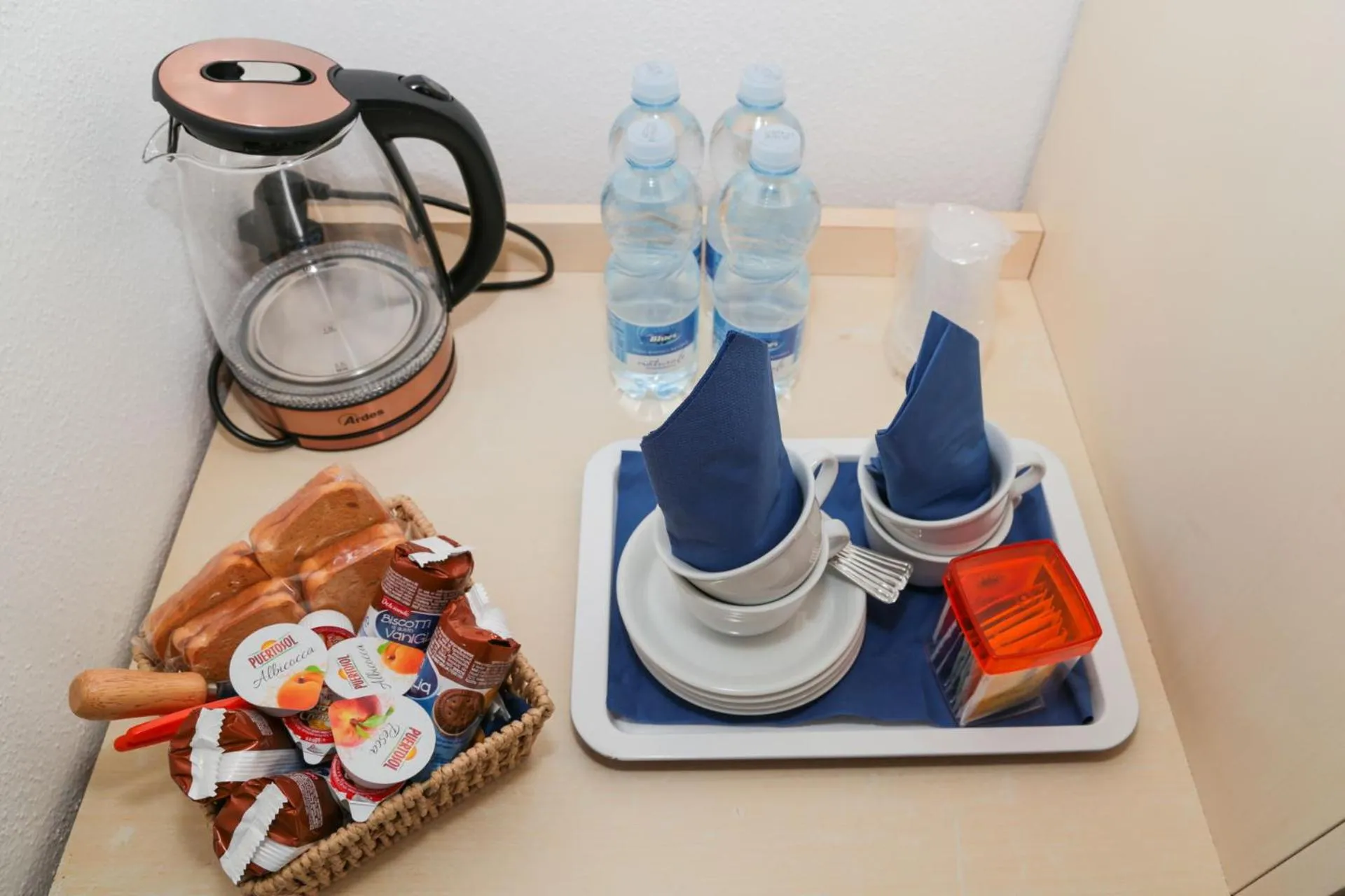 Coffee/tea facilities in Olbia Domus Inn