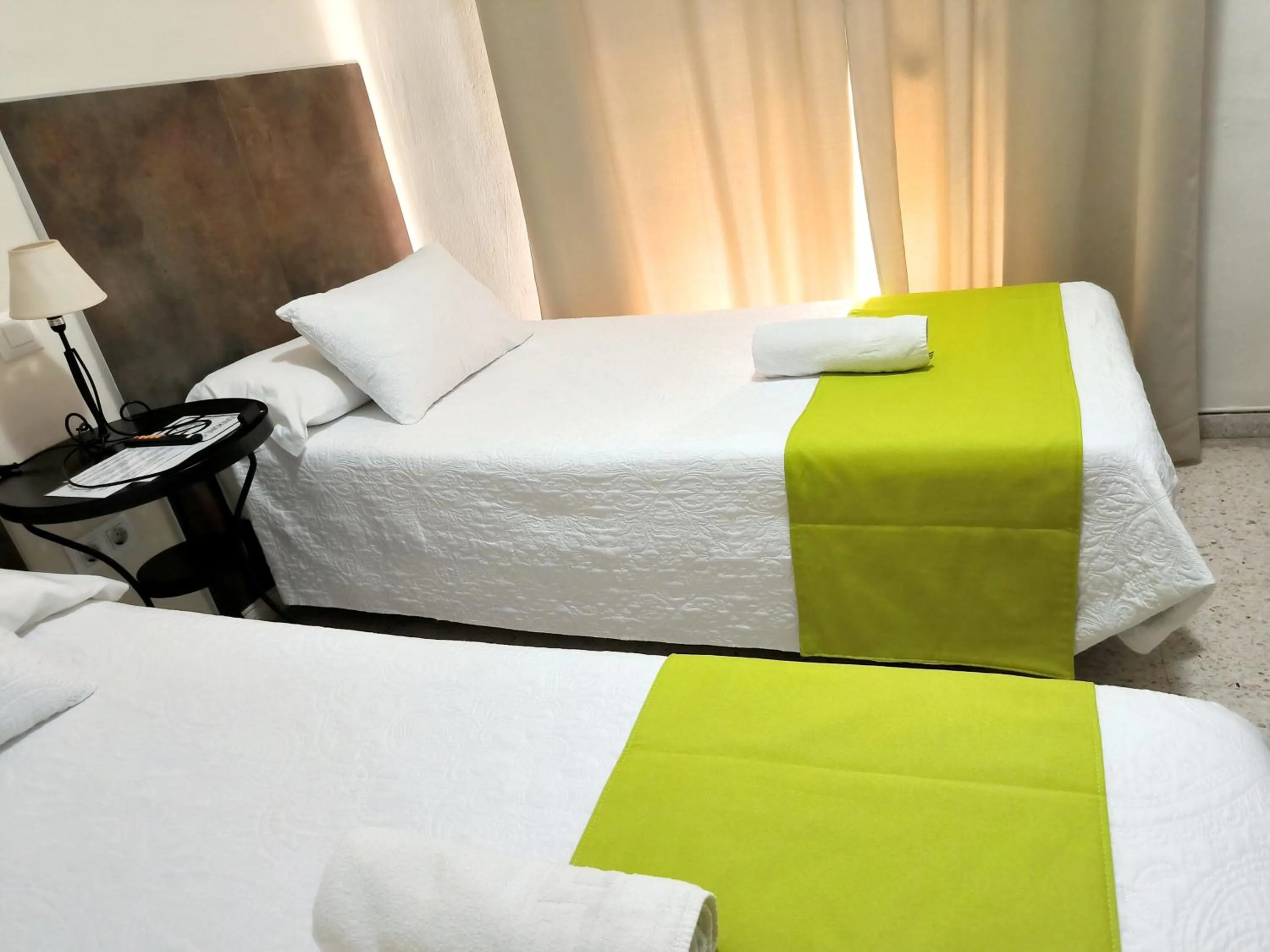 Photo of the whole room, Bed in Pension Perez Montilla