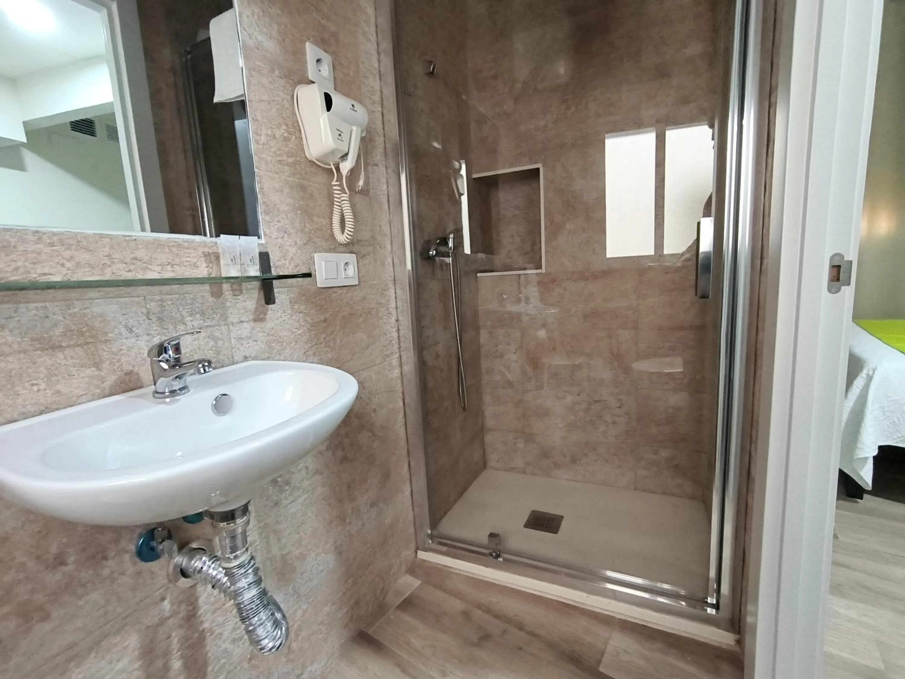 Bathroom in Pension Perez Montilla