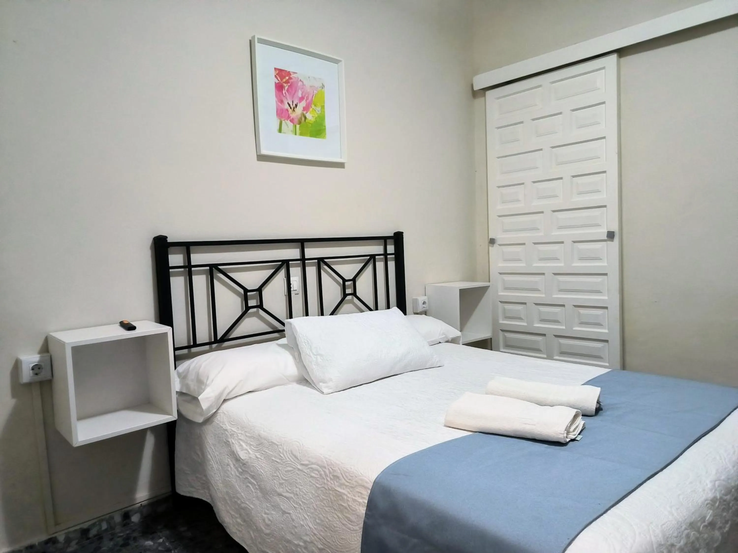 Photo of the whole room, Bed in Pension Perez Montilla
