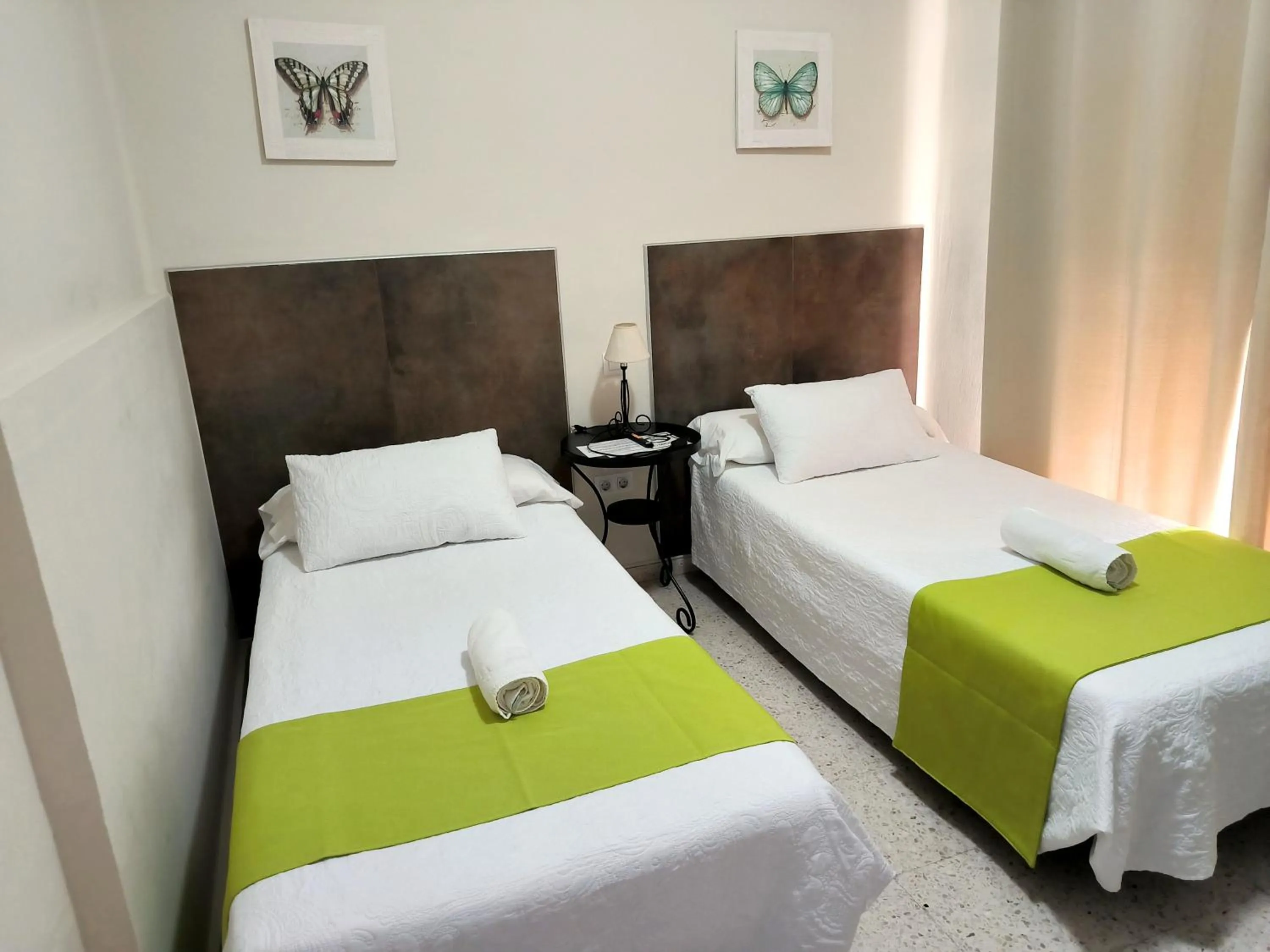 Photo of the whole room, Bed in Pension Perez Montilla