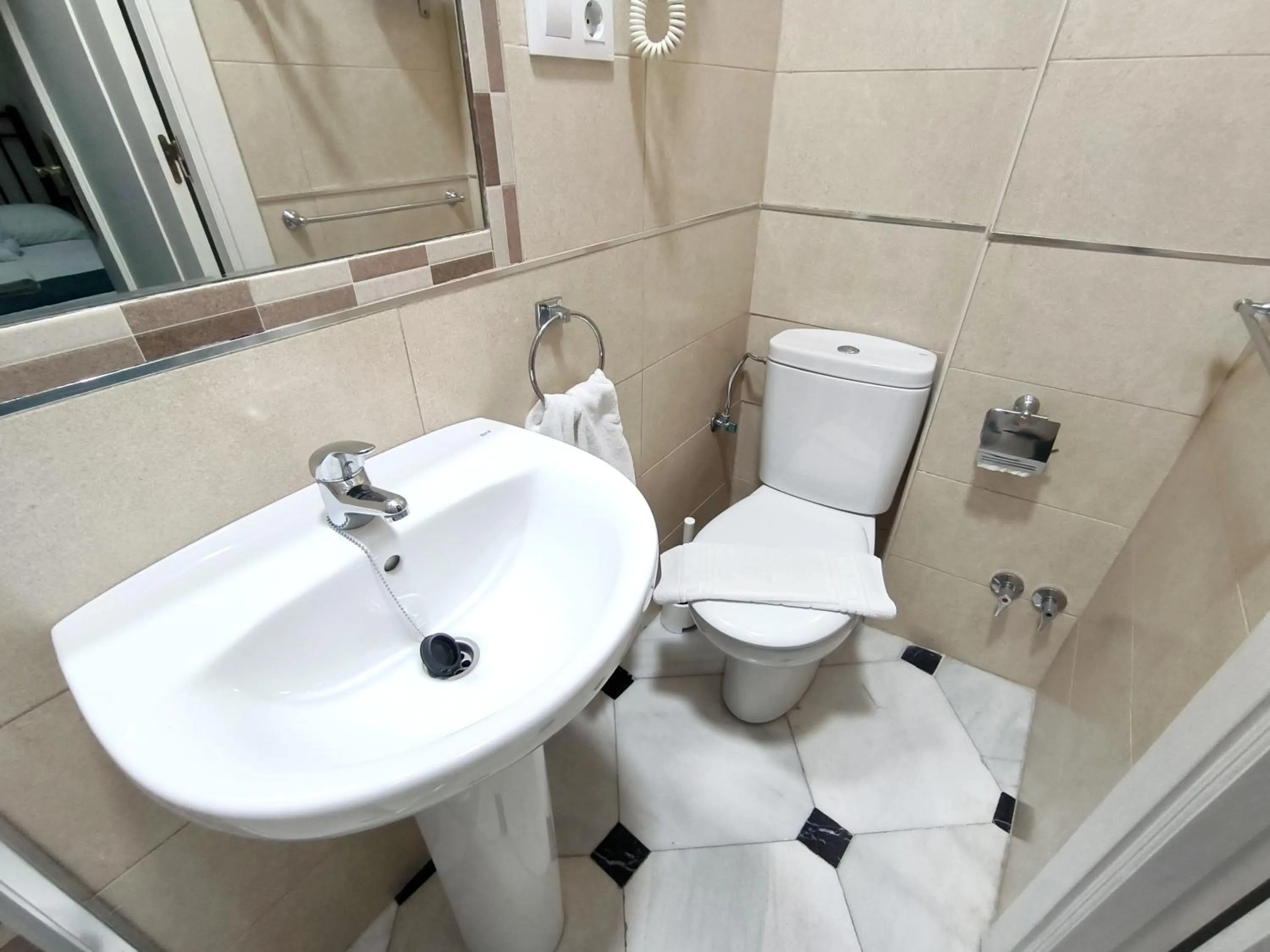 Bathroom in Pension Perez Montilla