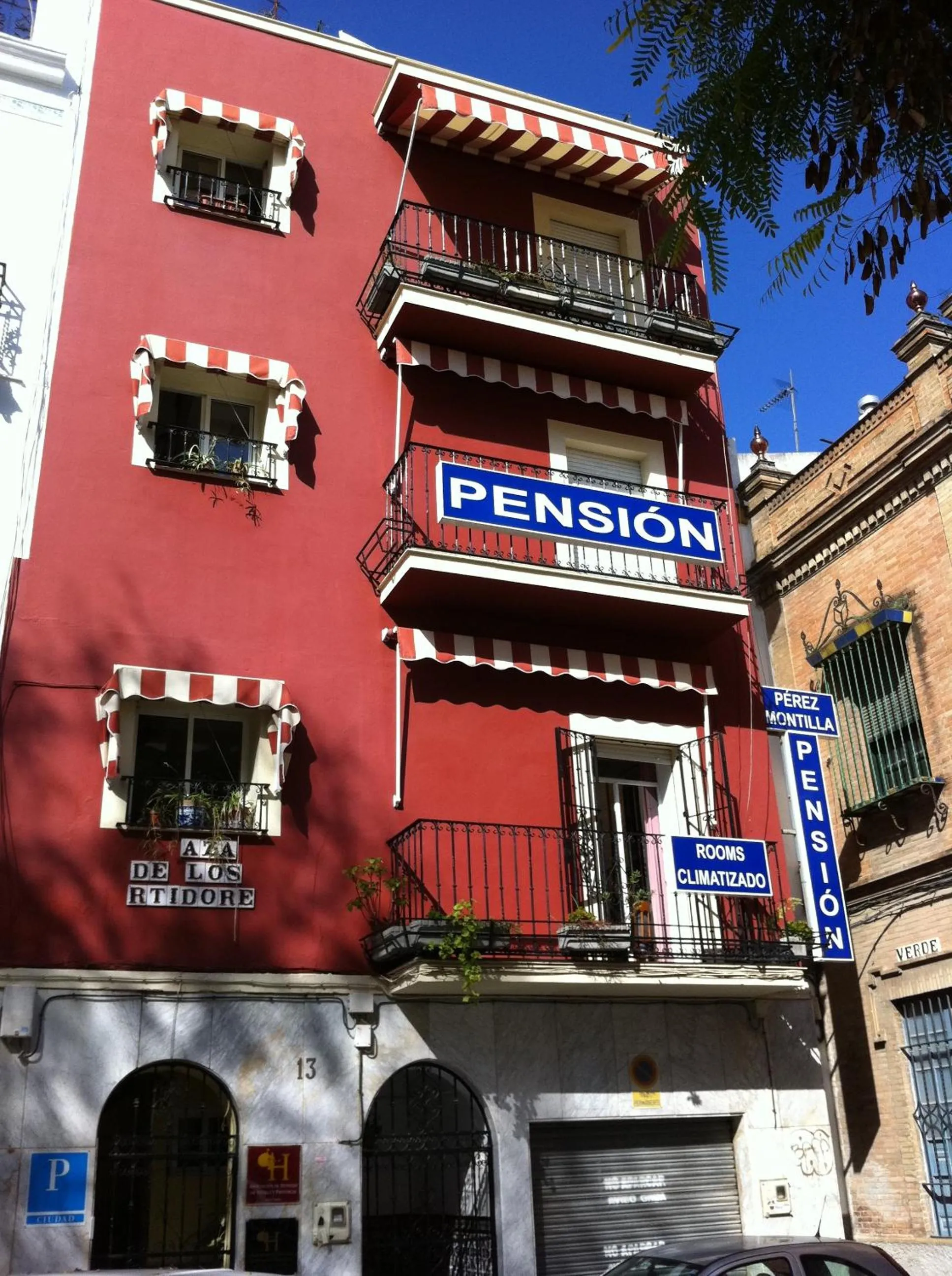 Facade/entrance in Pension Perez Montilla