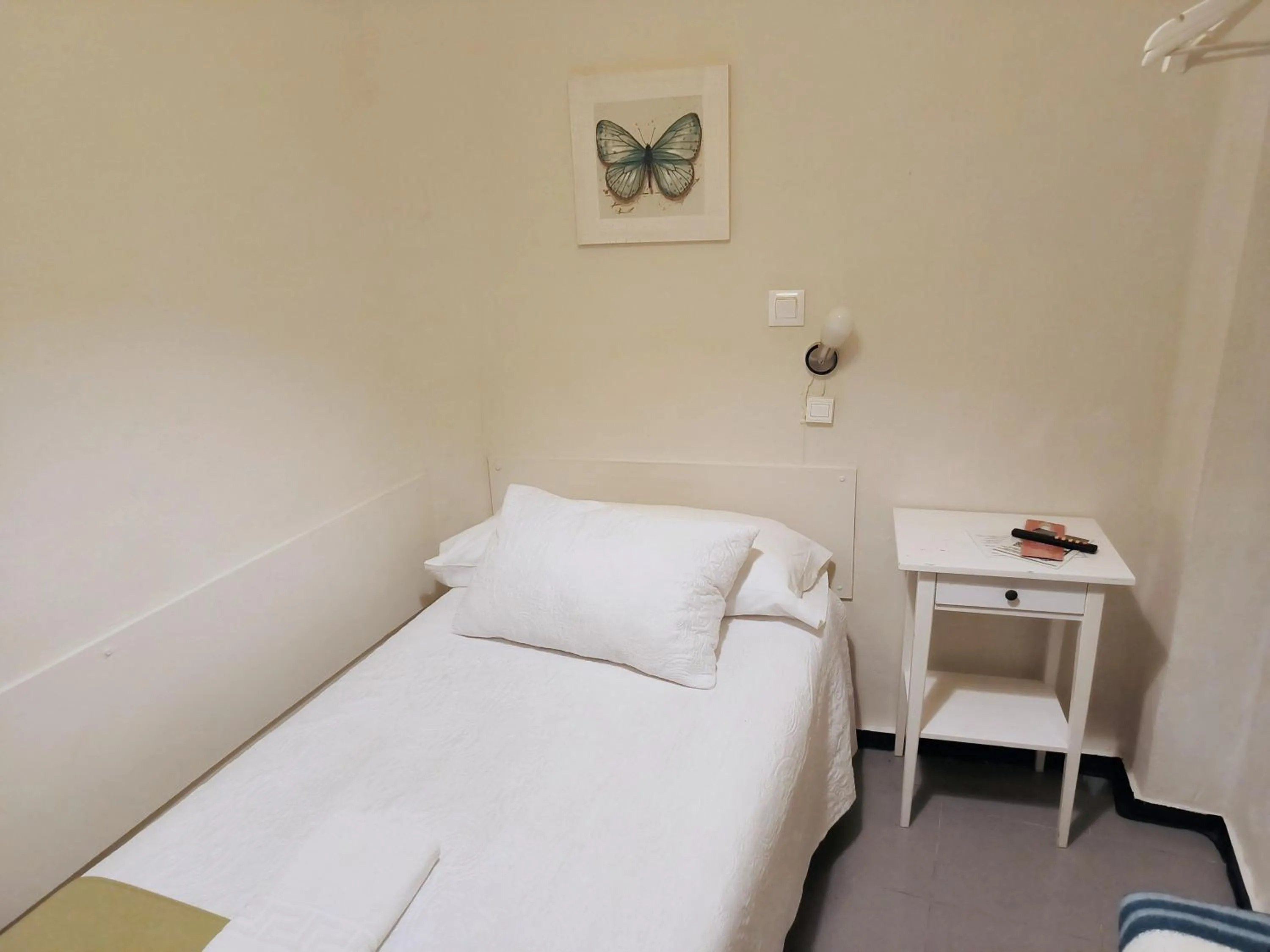 Photo of the whole room, Bed in Pension Perez Montilla