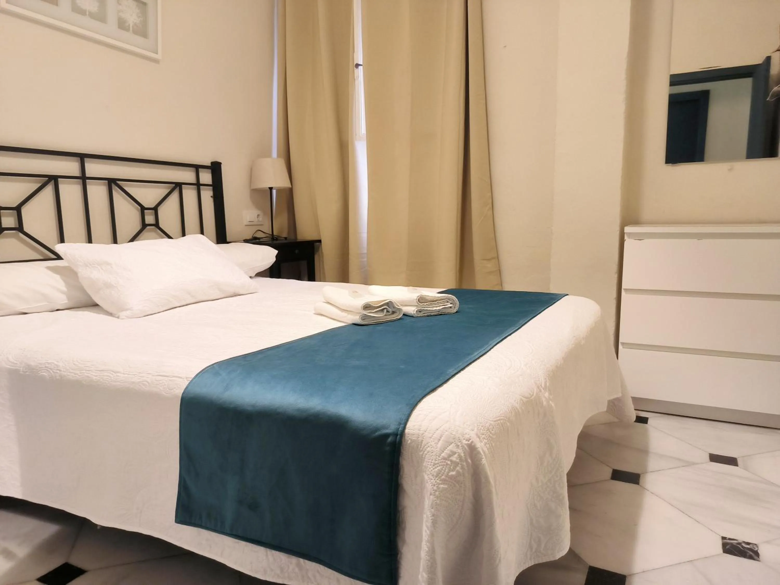 Photo of the whole room, Bed in Pension Perez Montilla