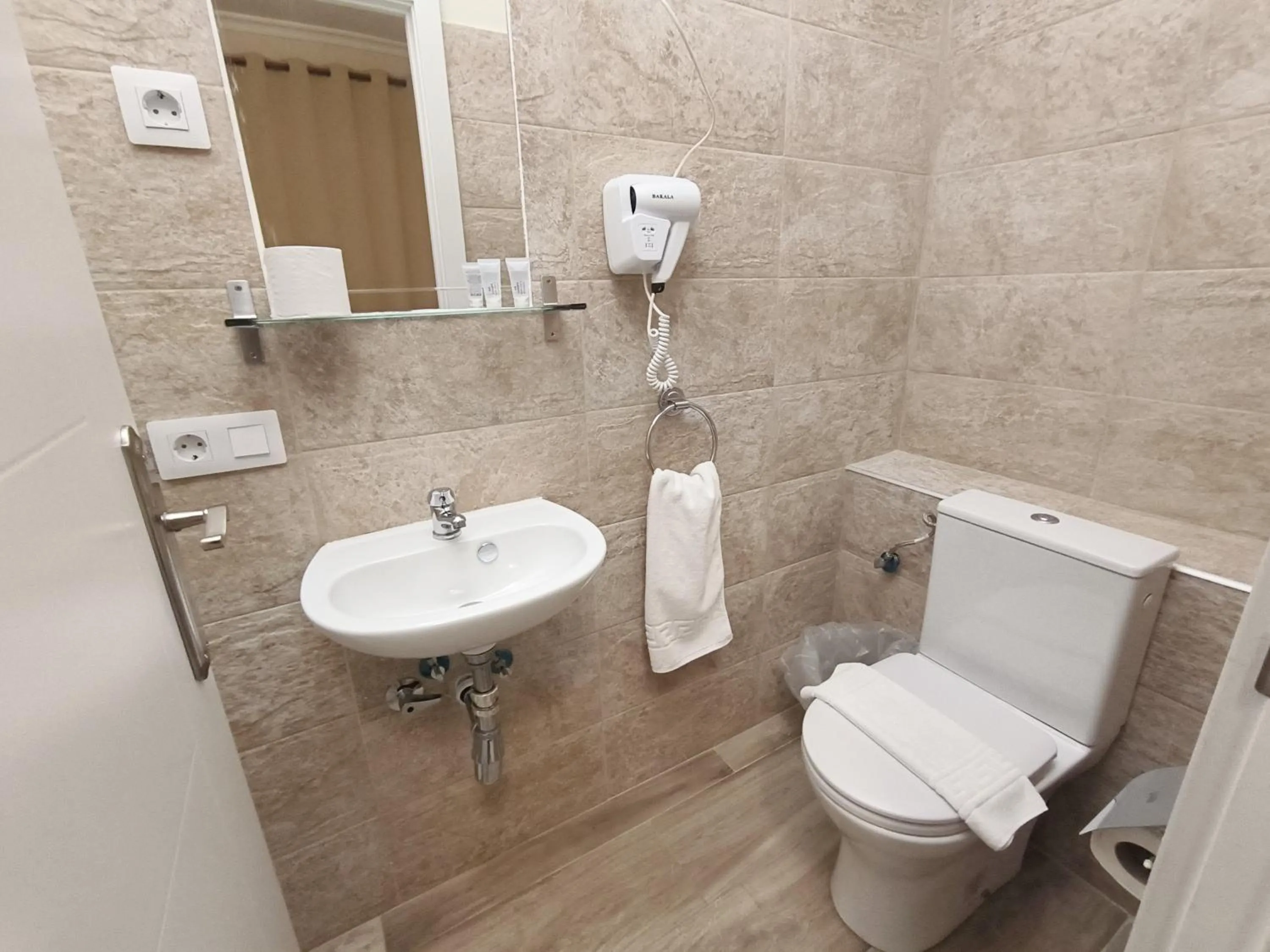 Bathroom in Pension Perez Montilla