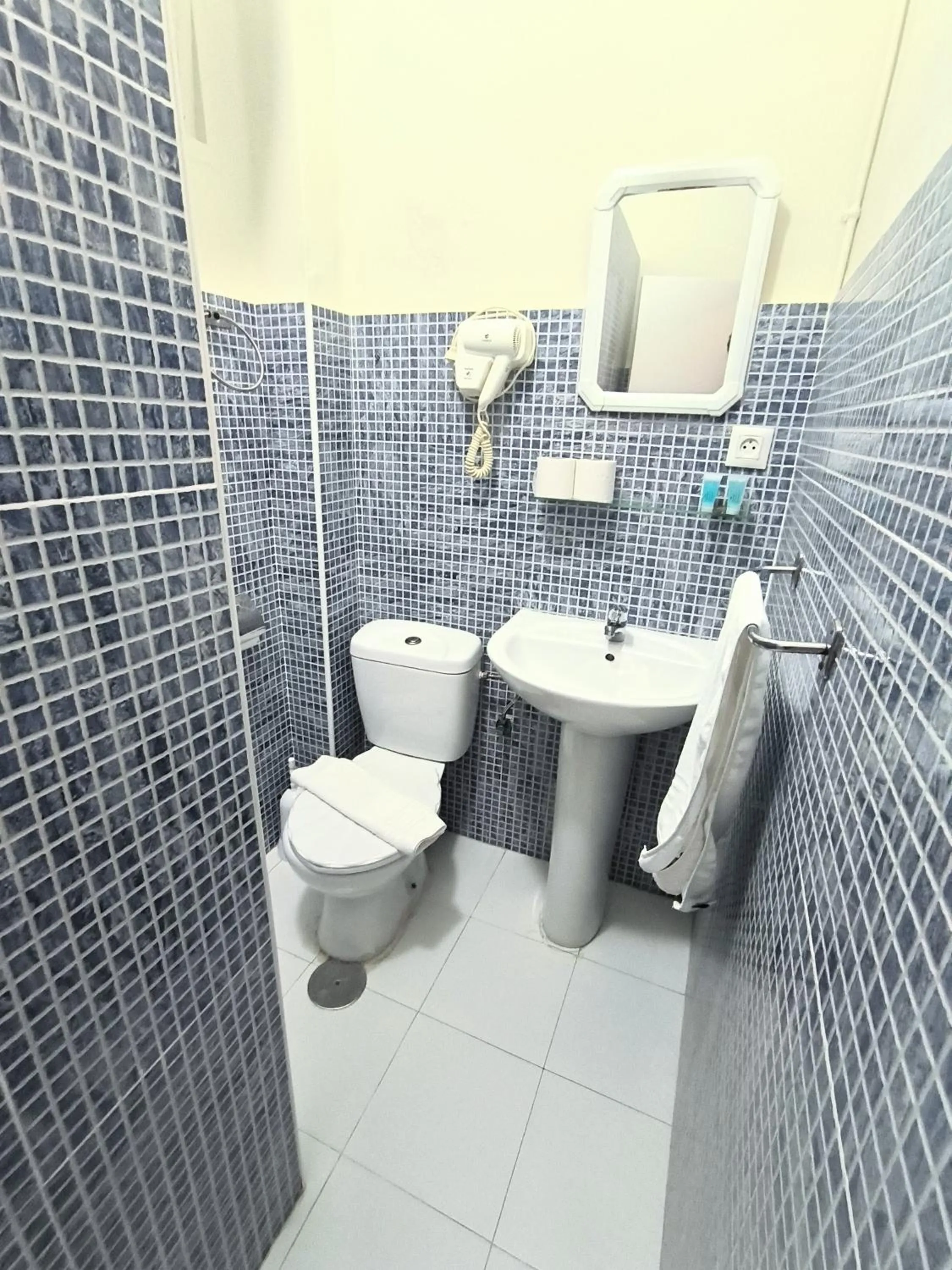 Bathroom in Pension Perez Montilla