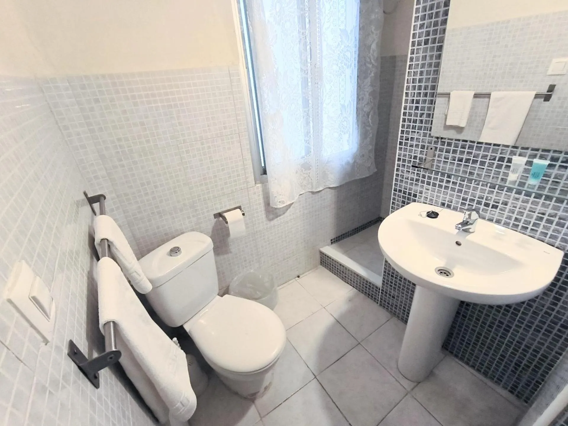 Bathroom in Pension Perez Montilla