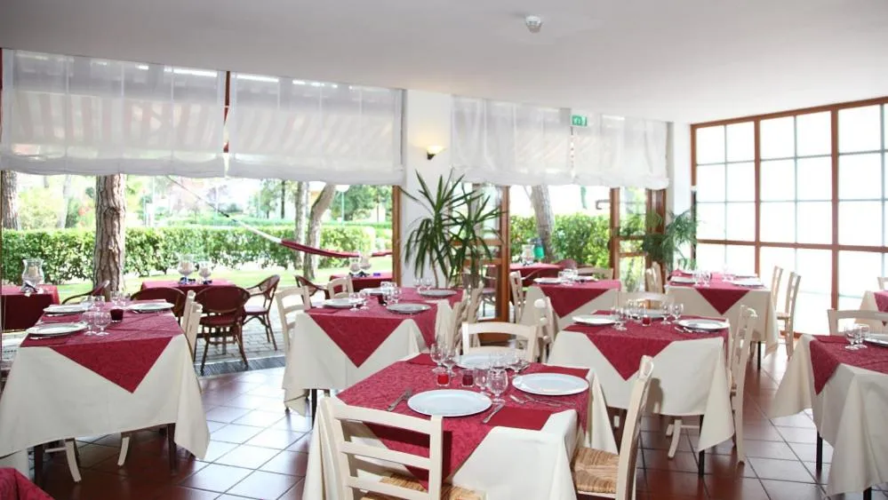 Restaurant/places to eat in Hotel Friuli
