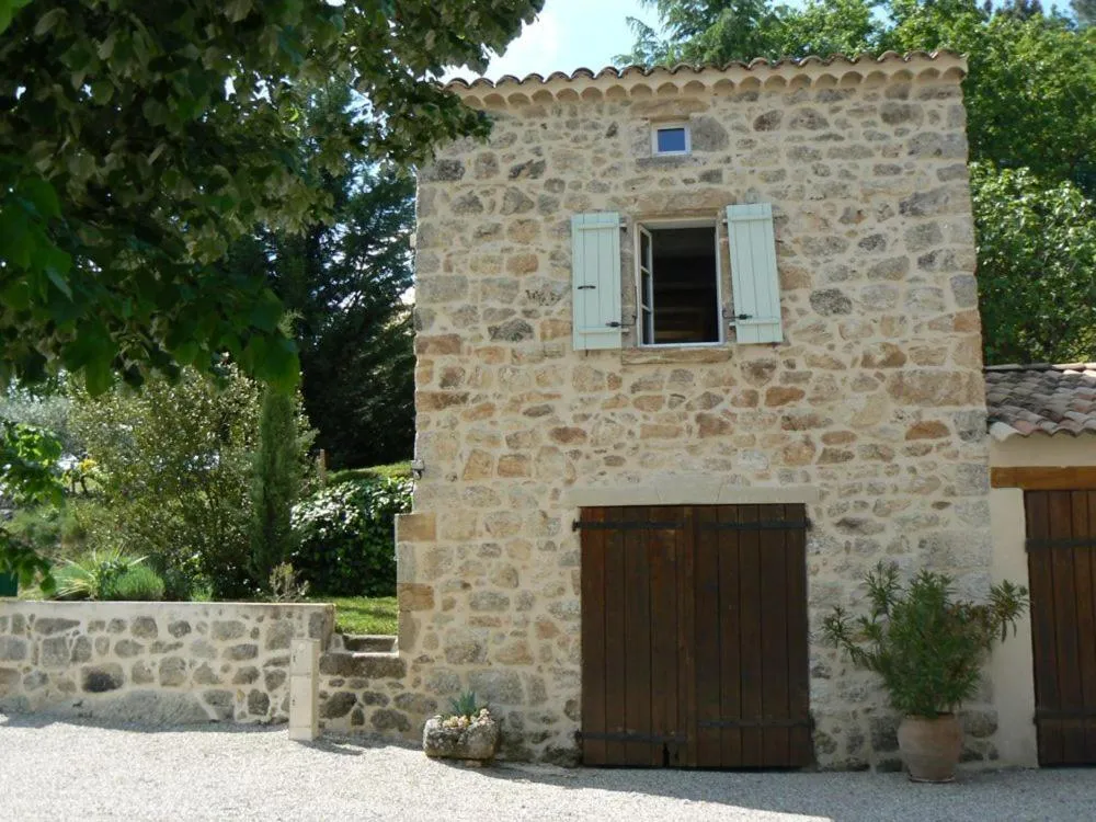 Facade/entrance in Le Mas de Magnaou