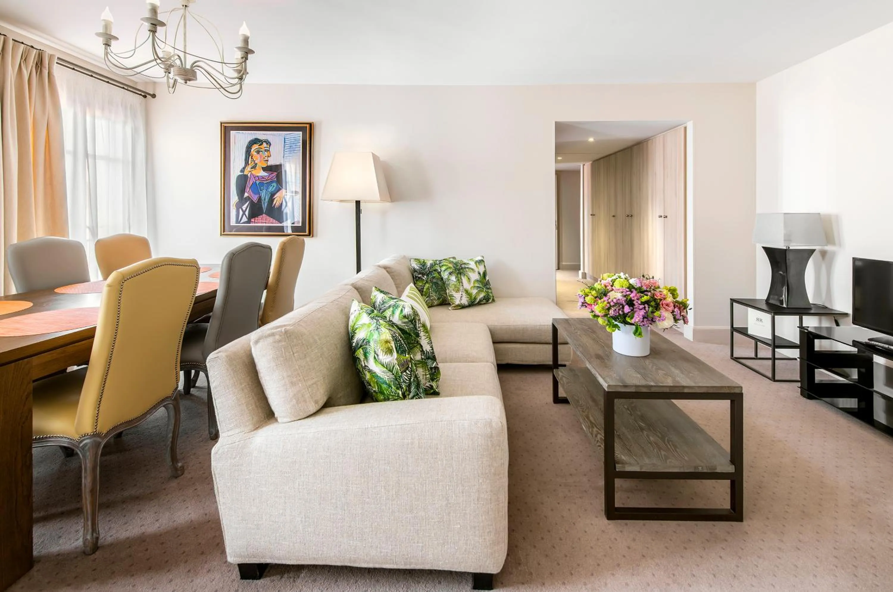 TV and multimedia in La Résidence de La Réserve